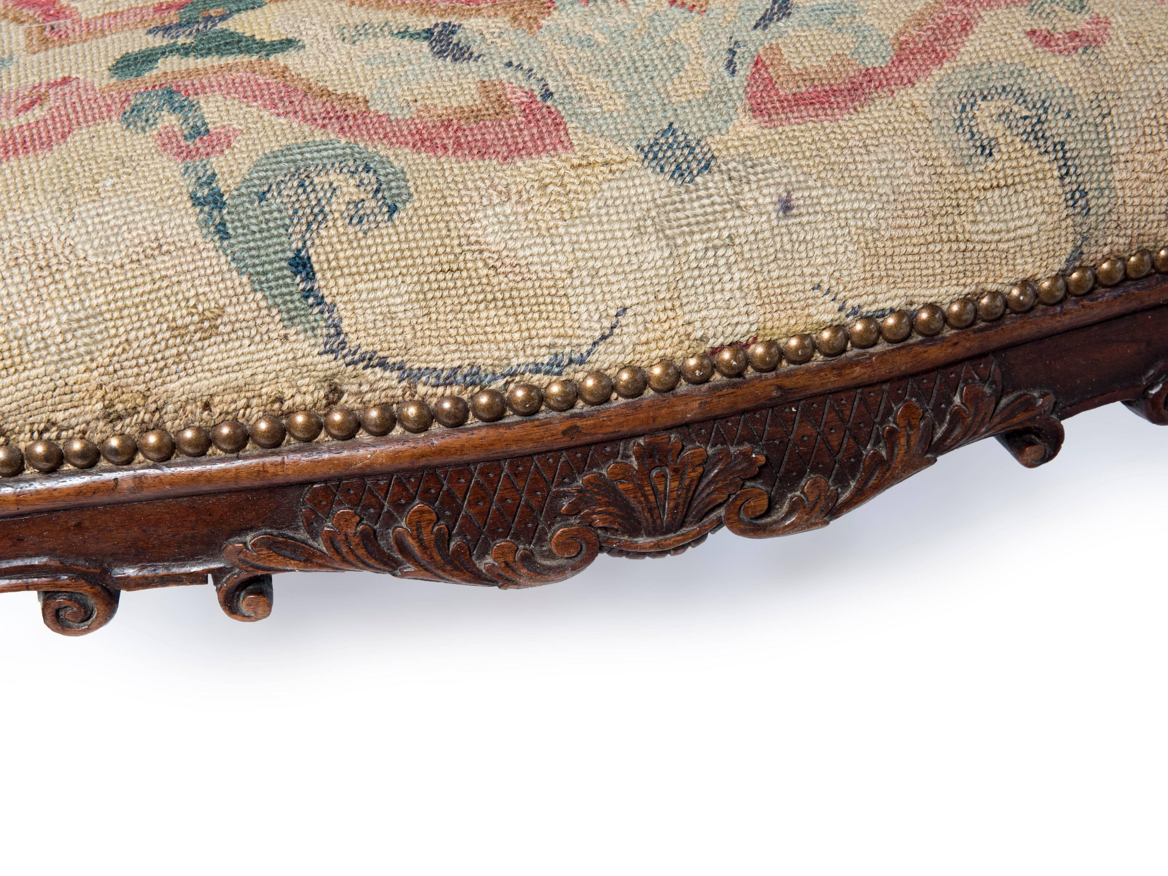 Fauteuil Regency con Tapicería Petit Point siglo XVIII y antes en venta