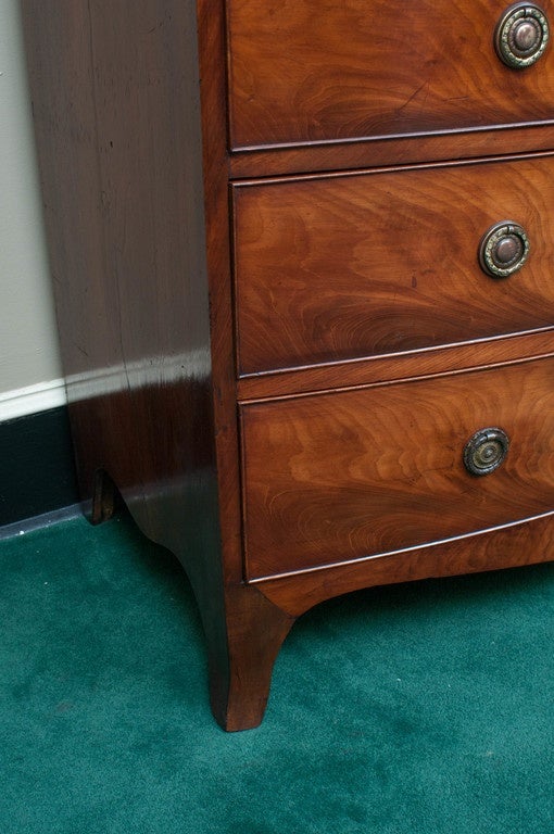 Georgian Bow-Front Chest with Exceptional Figured Mahogany 1