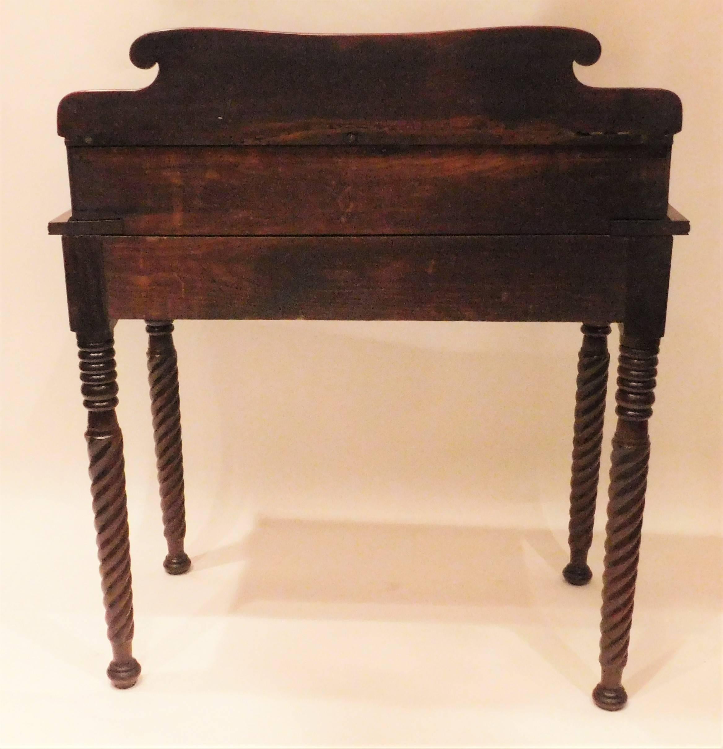 Federal Dressing Table, New England, circa 1810 5