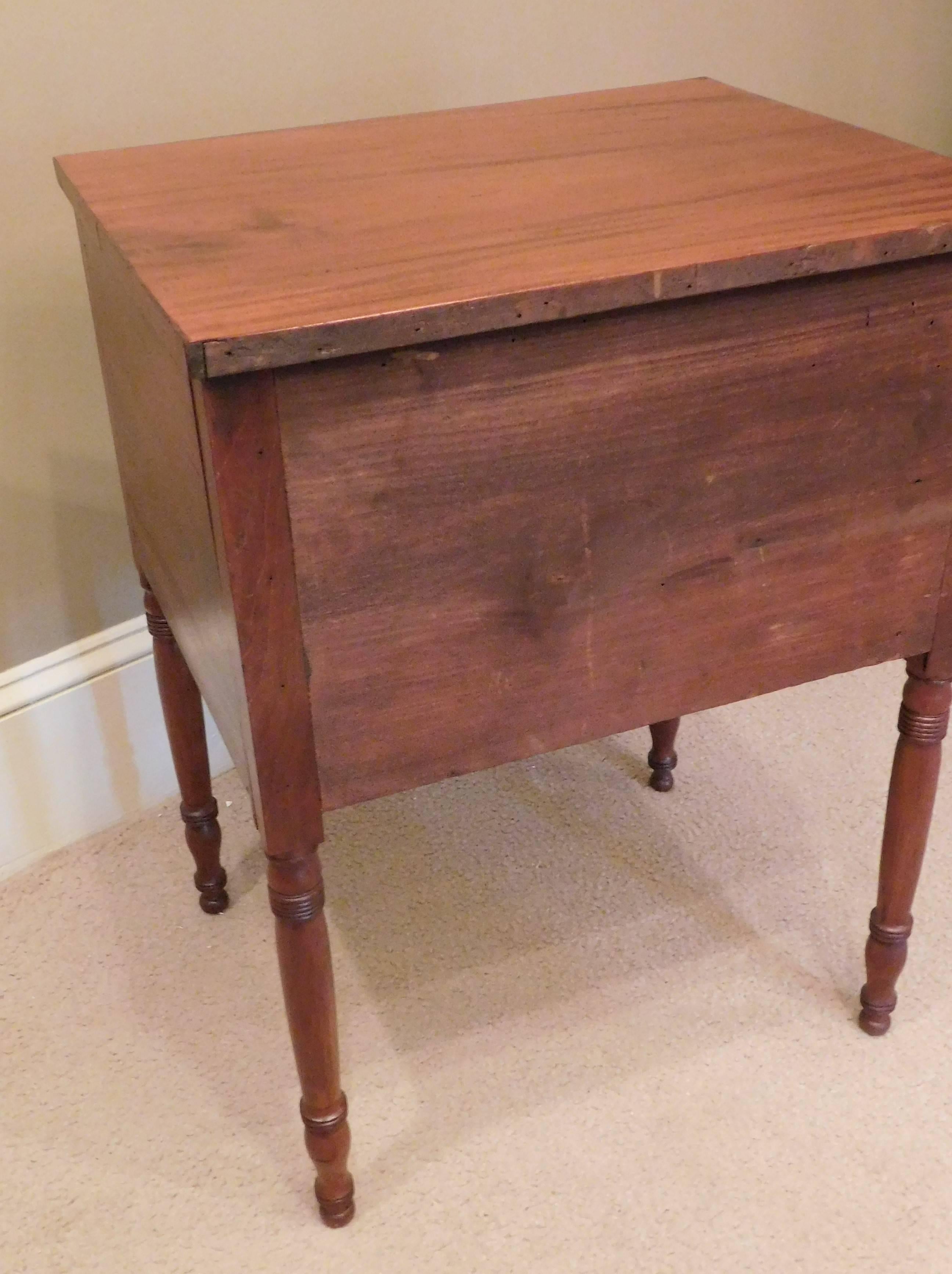 Federal Two-Drawer Stand In Excellent Condition In Alexandria, VA