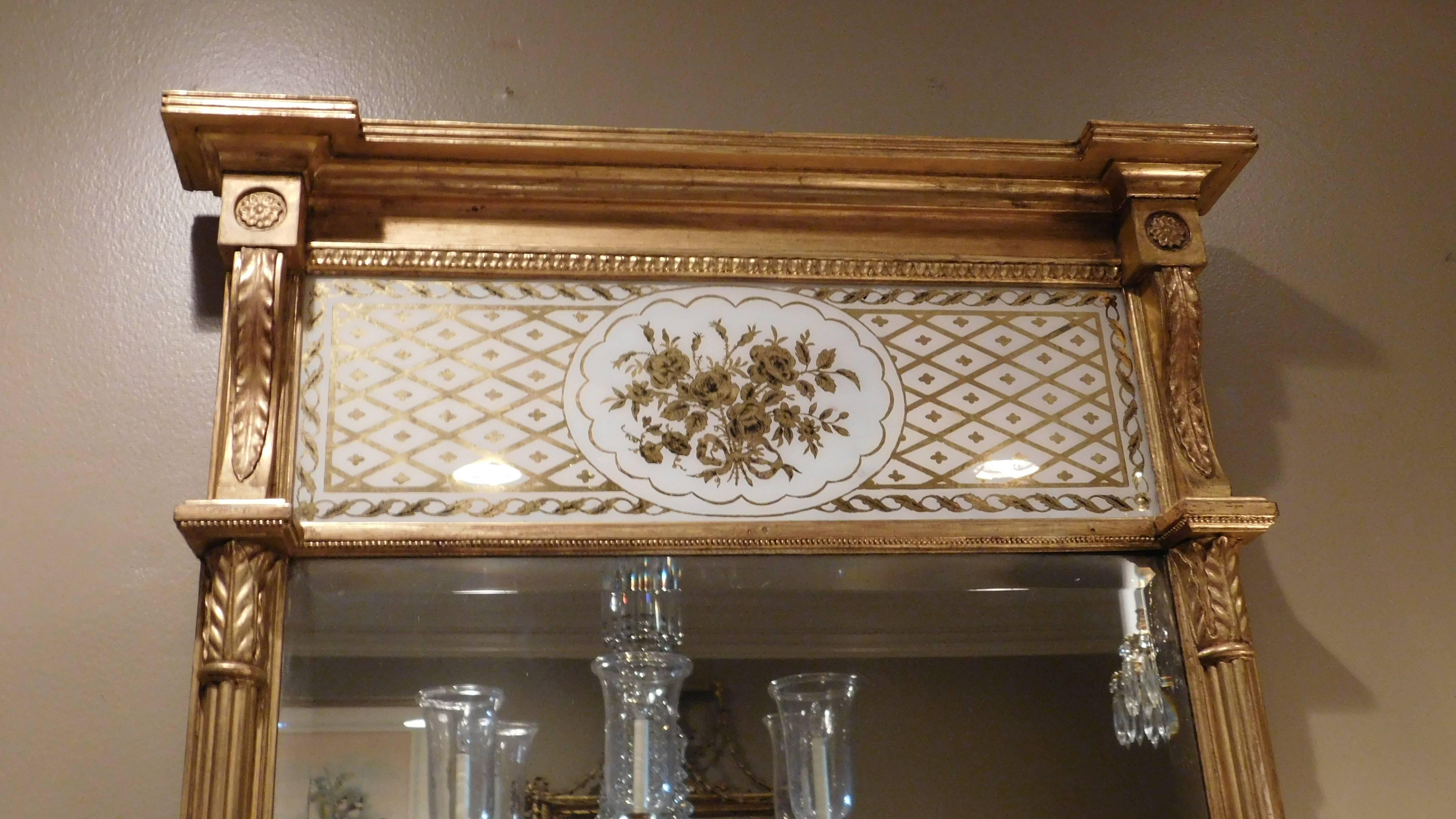 American Very Fine Giltwood Federal Mirror with Églomisé Panel For Sale