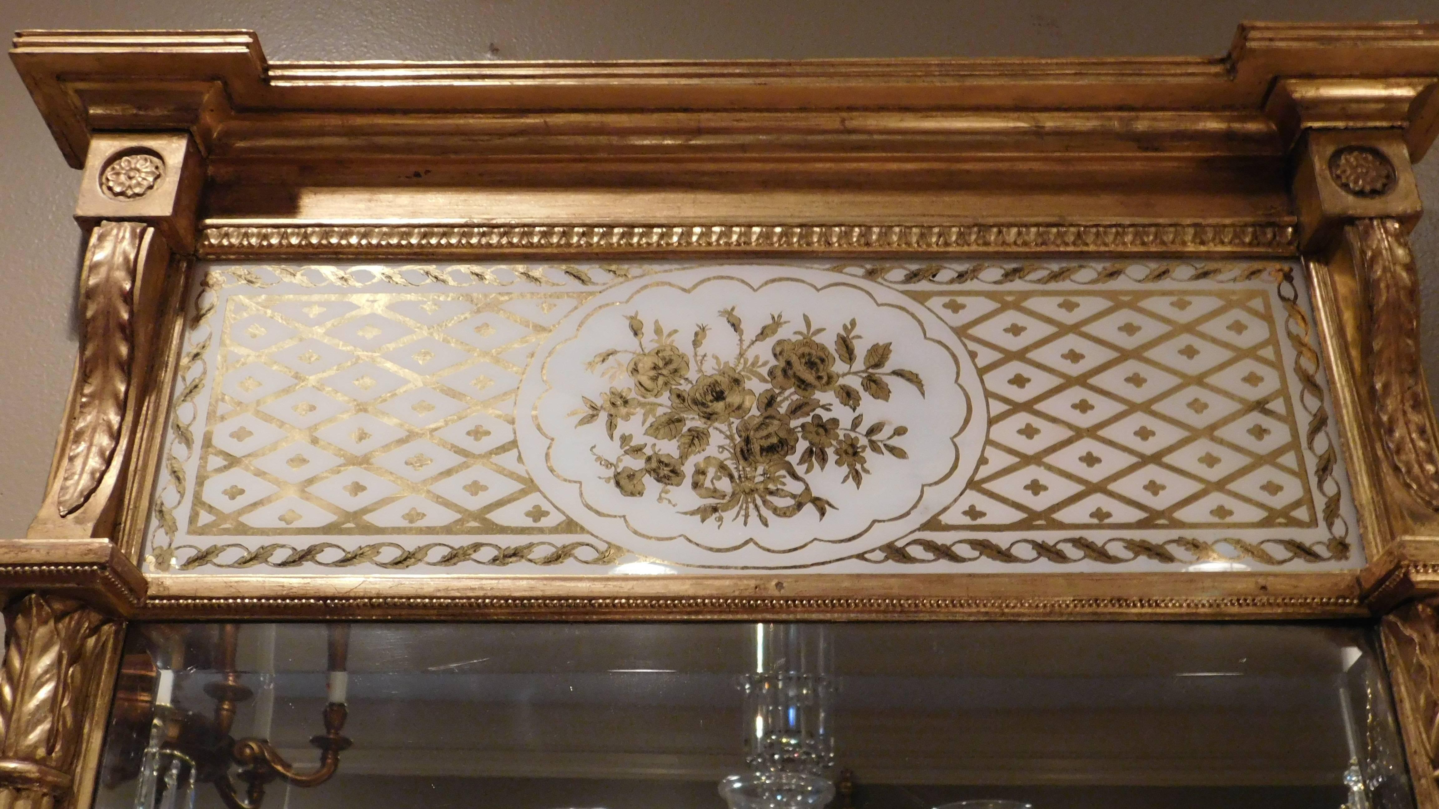 Very Fine Giltwood Federal Mirror with Églomisé Panel In Excellent Condition For Sale In Alexandria, VA