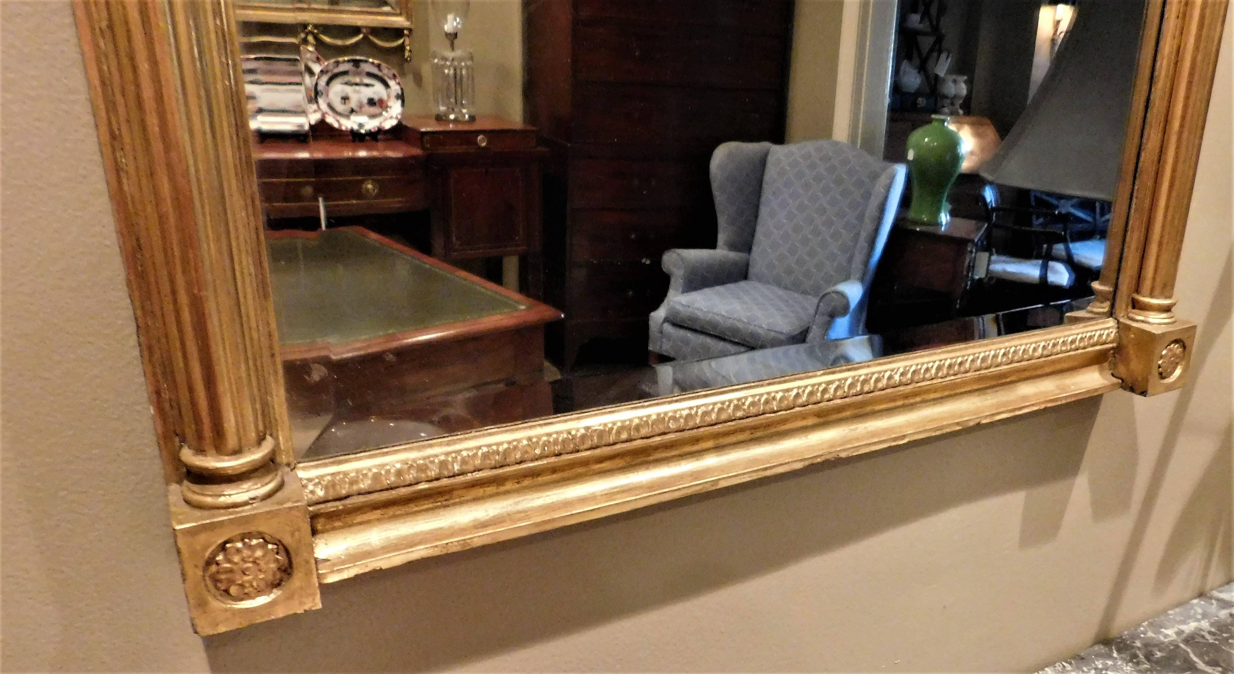 Early 19th Century Very Fine Giltwood Federal Mirror with Églomisé Panel For Sale