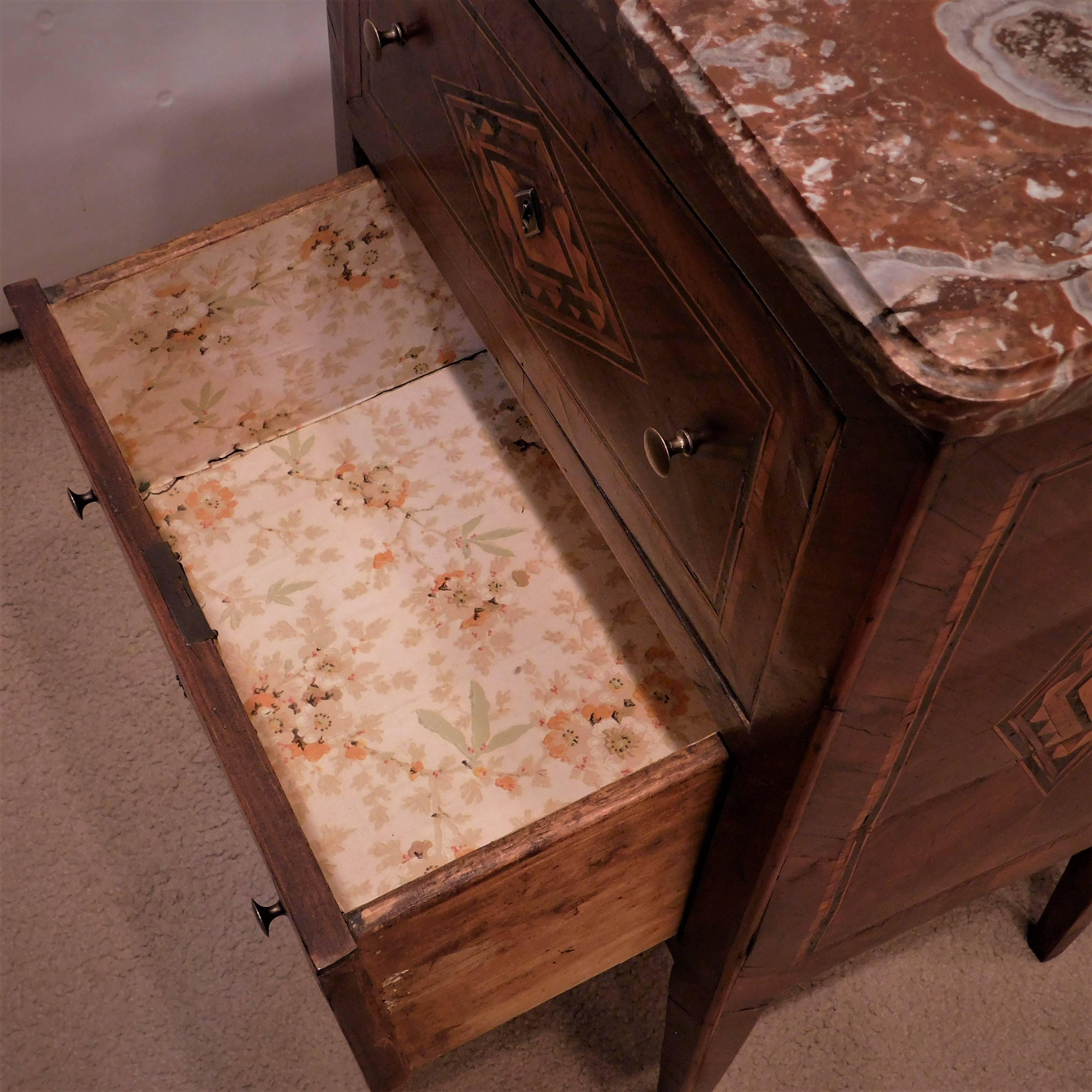 Assembled Pair of Italian Neoclassical Marble-Top Small Commodes, circa 1810 For Sale 6