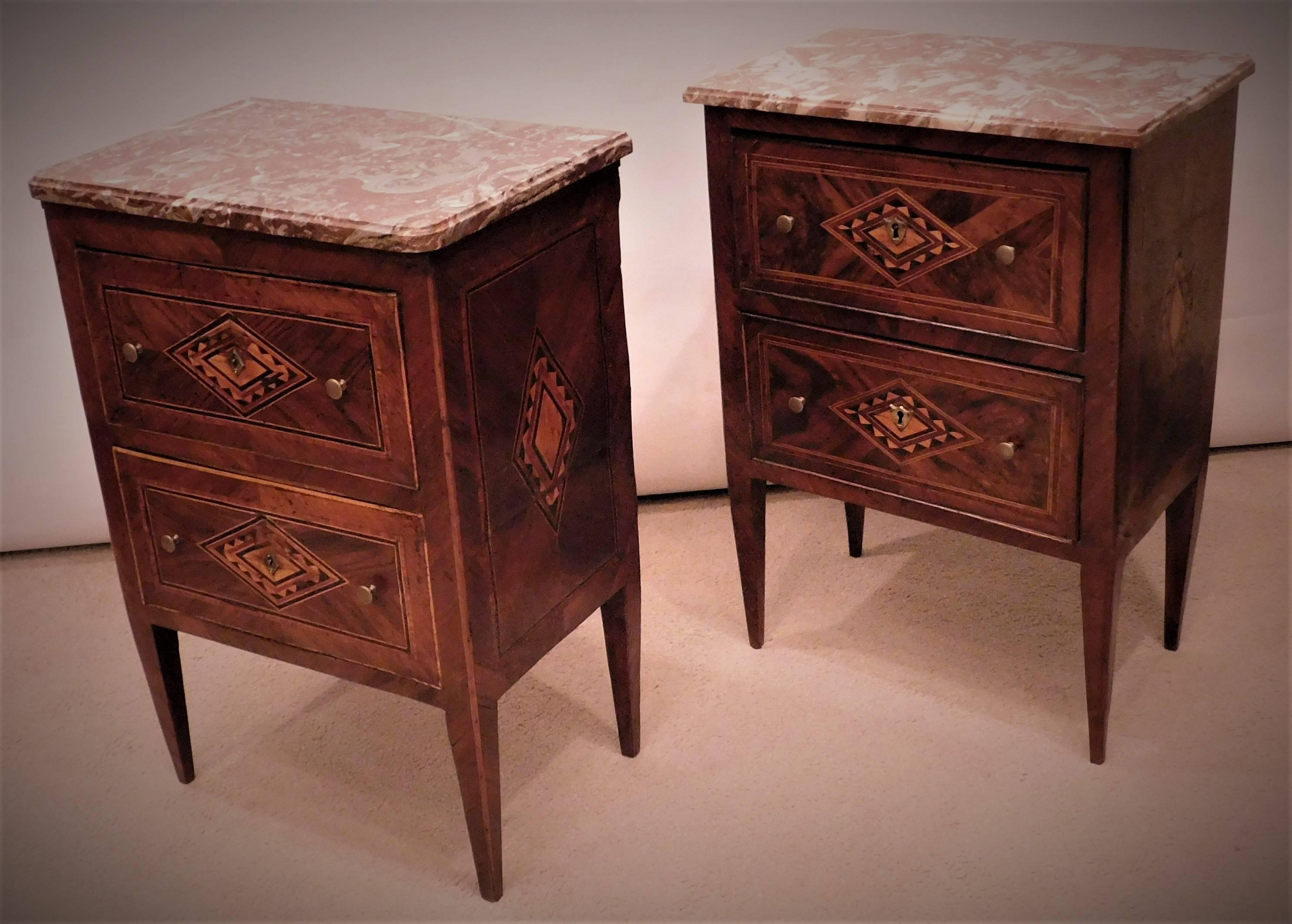 Assembled Pair of Italian Neoclassical Marble-Top Small Commodes, circa 1810 For Sale 1