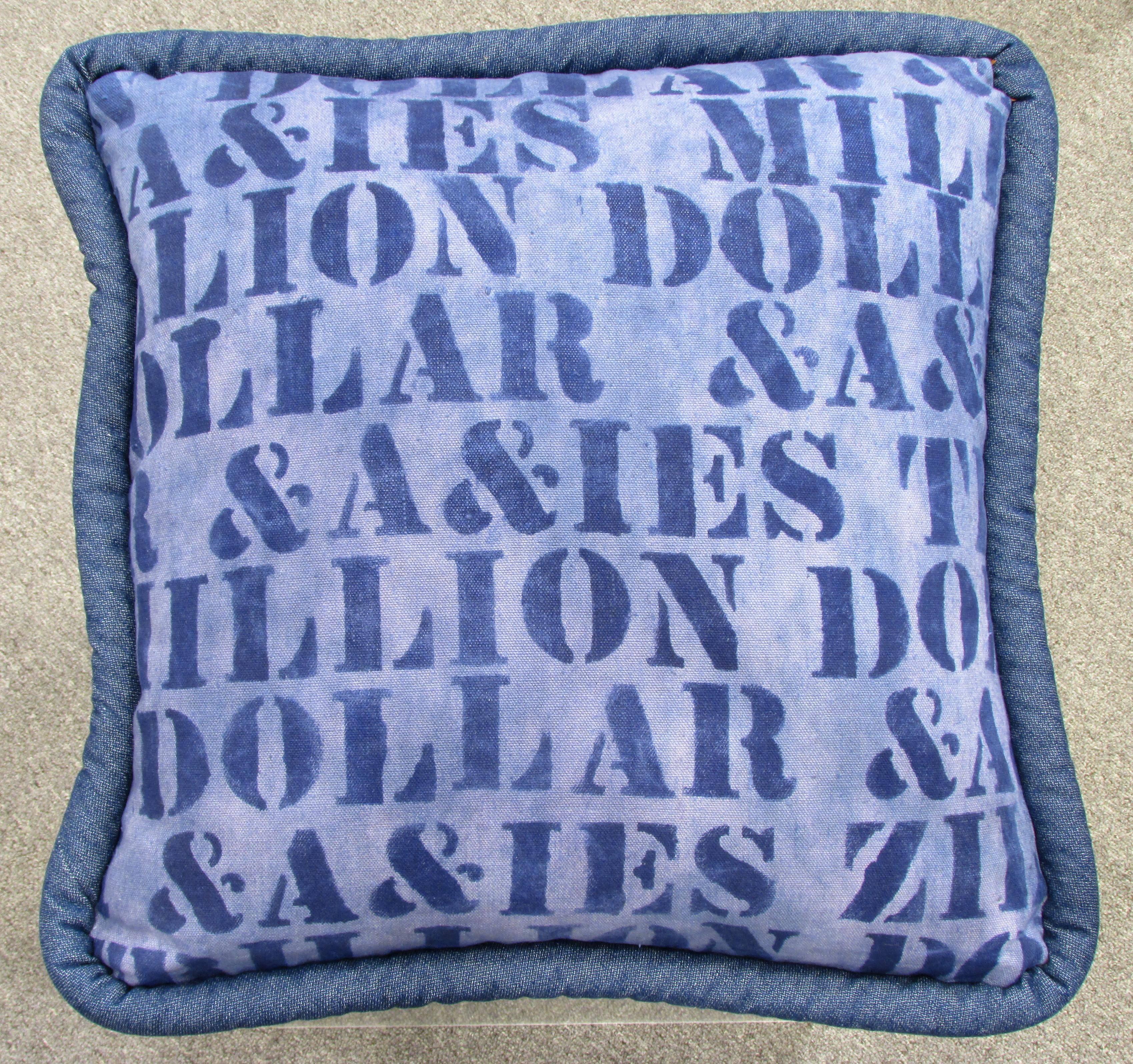 Million Dollar Babies Pillow In Excellent Condition For Sale In High Point, NC
