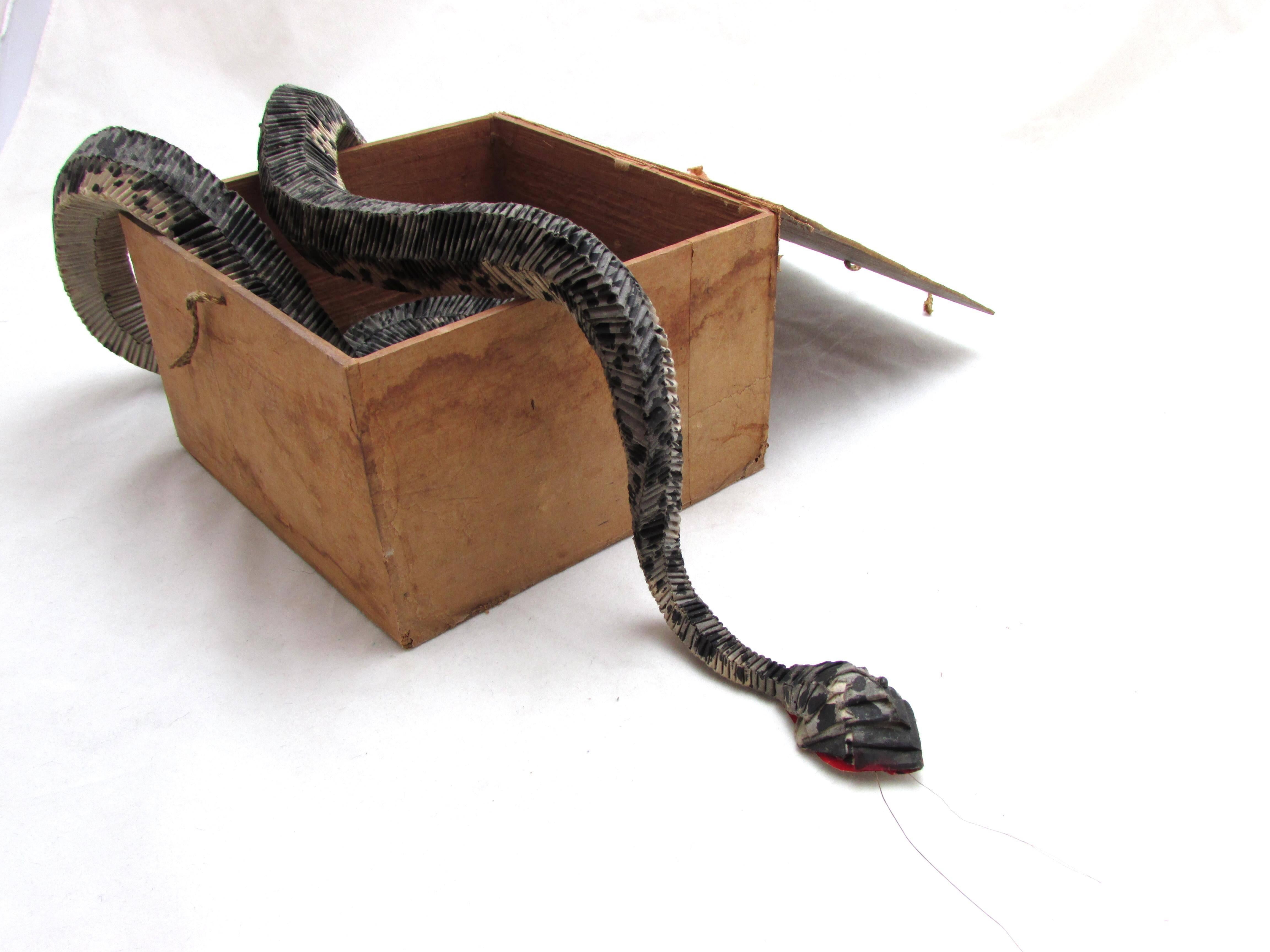 Mingei Folded Paper Snake In Good Condition For Sale In High Point, NC