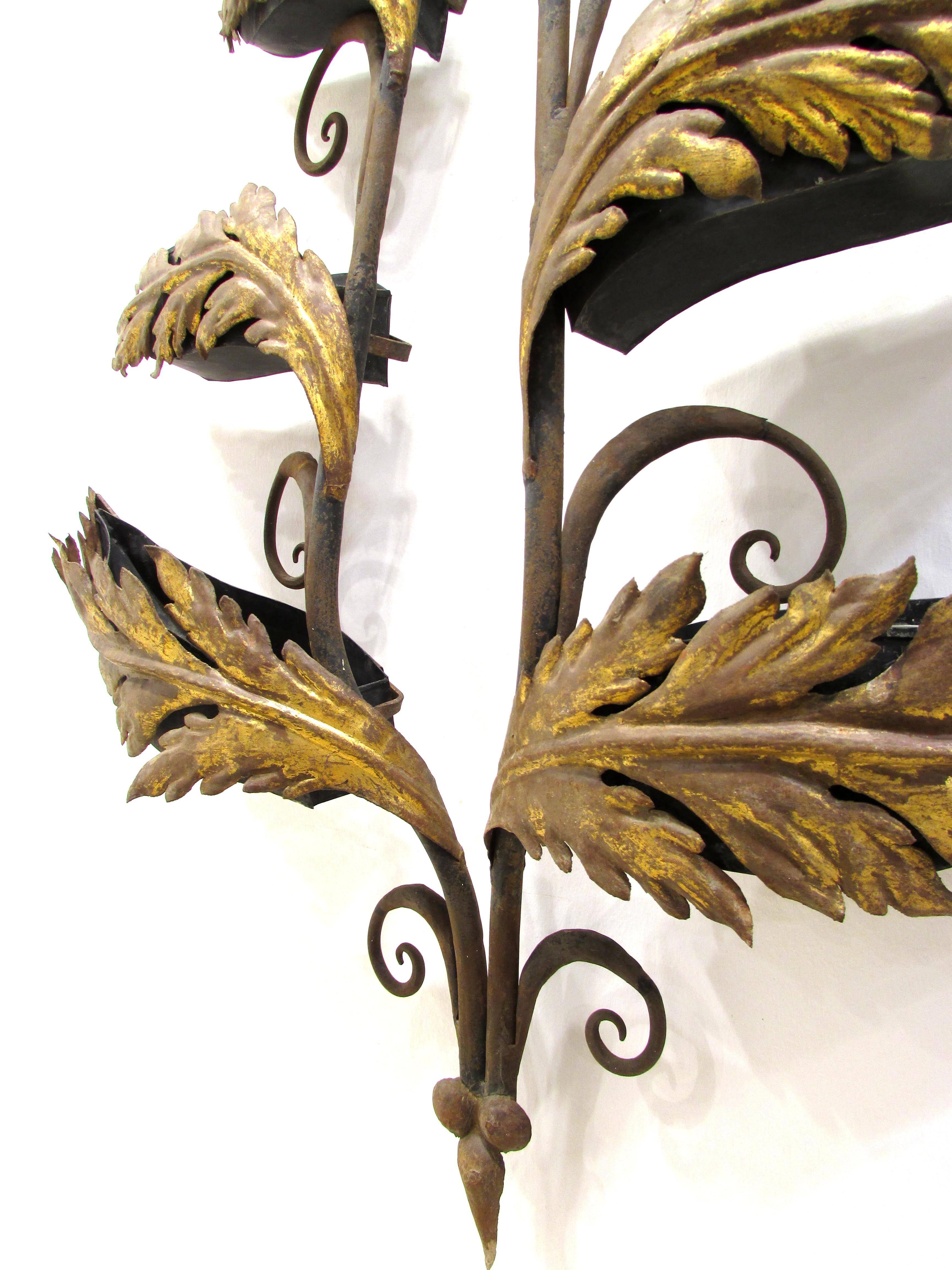 Wrought Iron and Gilt Garden Wall Hanging In Good Condition For Sale In High Point, NC