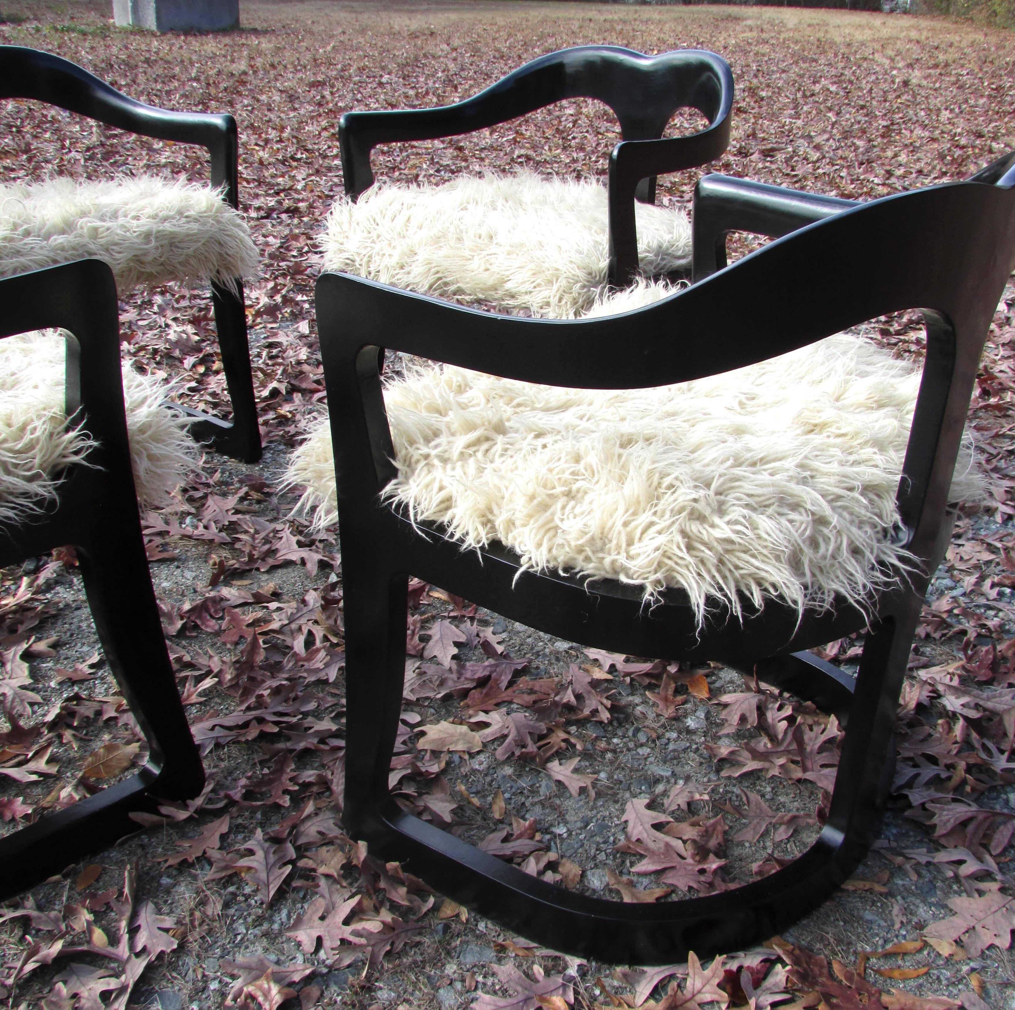Four Broyhill Chairs with Flokati Upholstery In Excellent Condition For Sale In High Point, NC