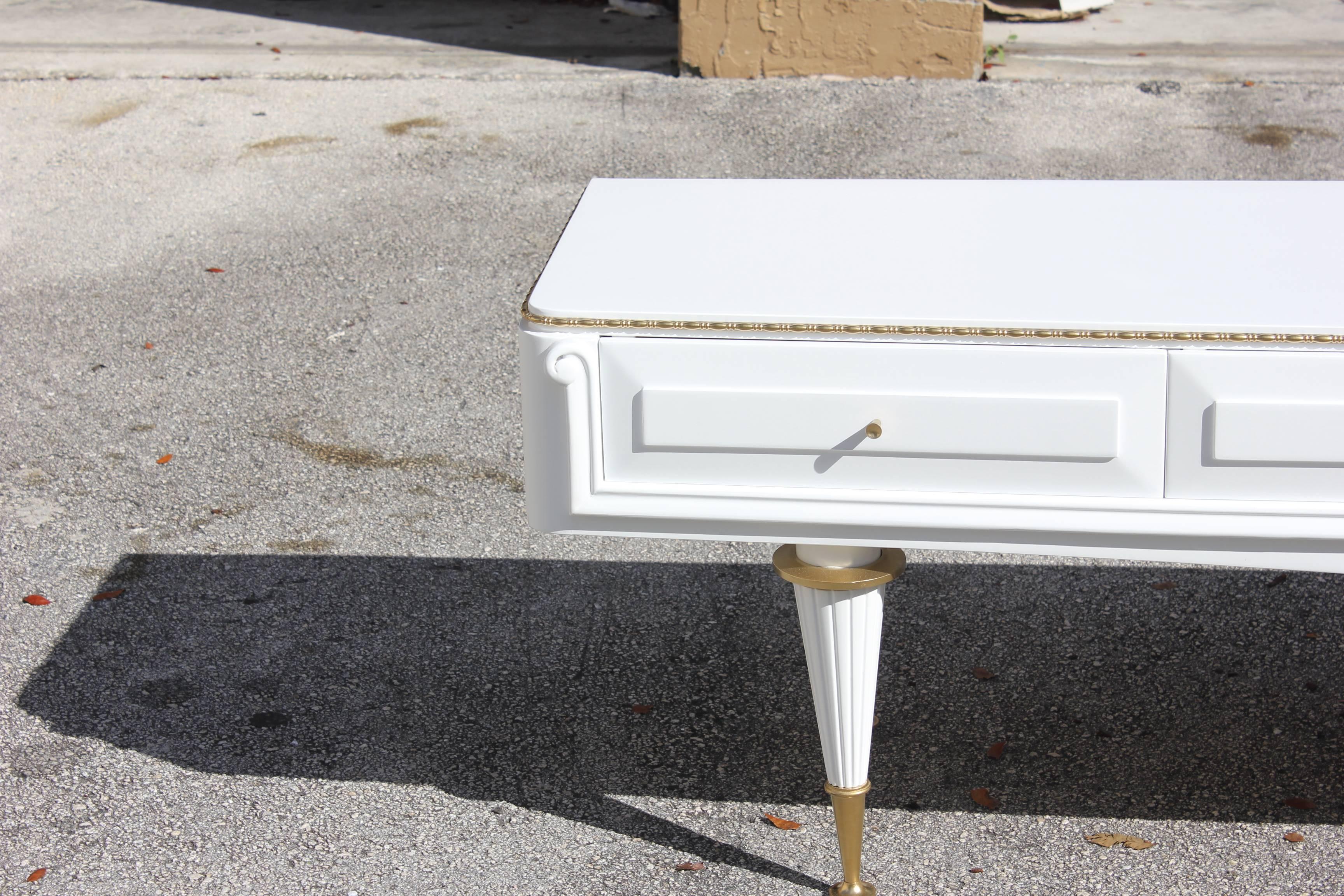 Beautiful French Art Deco Four-Drawer Snow White Sideboard or Buffet, 1940s For Sale 2