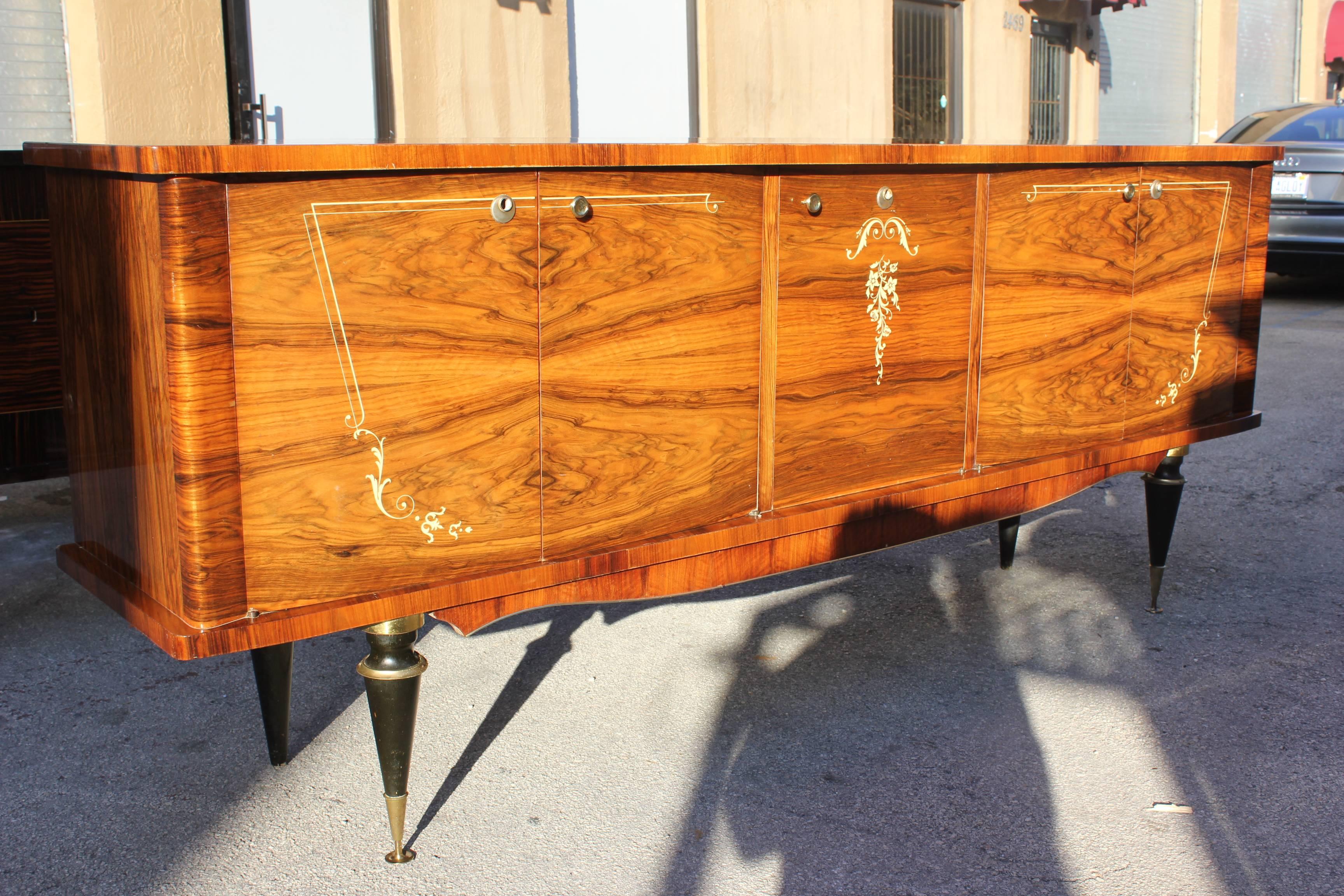 French Art Deco Exotic Walnut Buffet, circa 1940s In Excellent Condition In Hialeah, FL