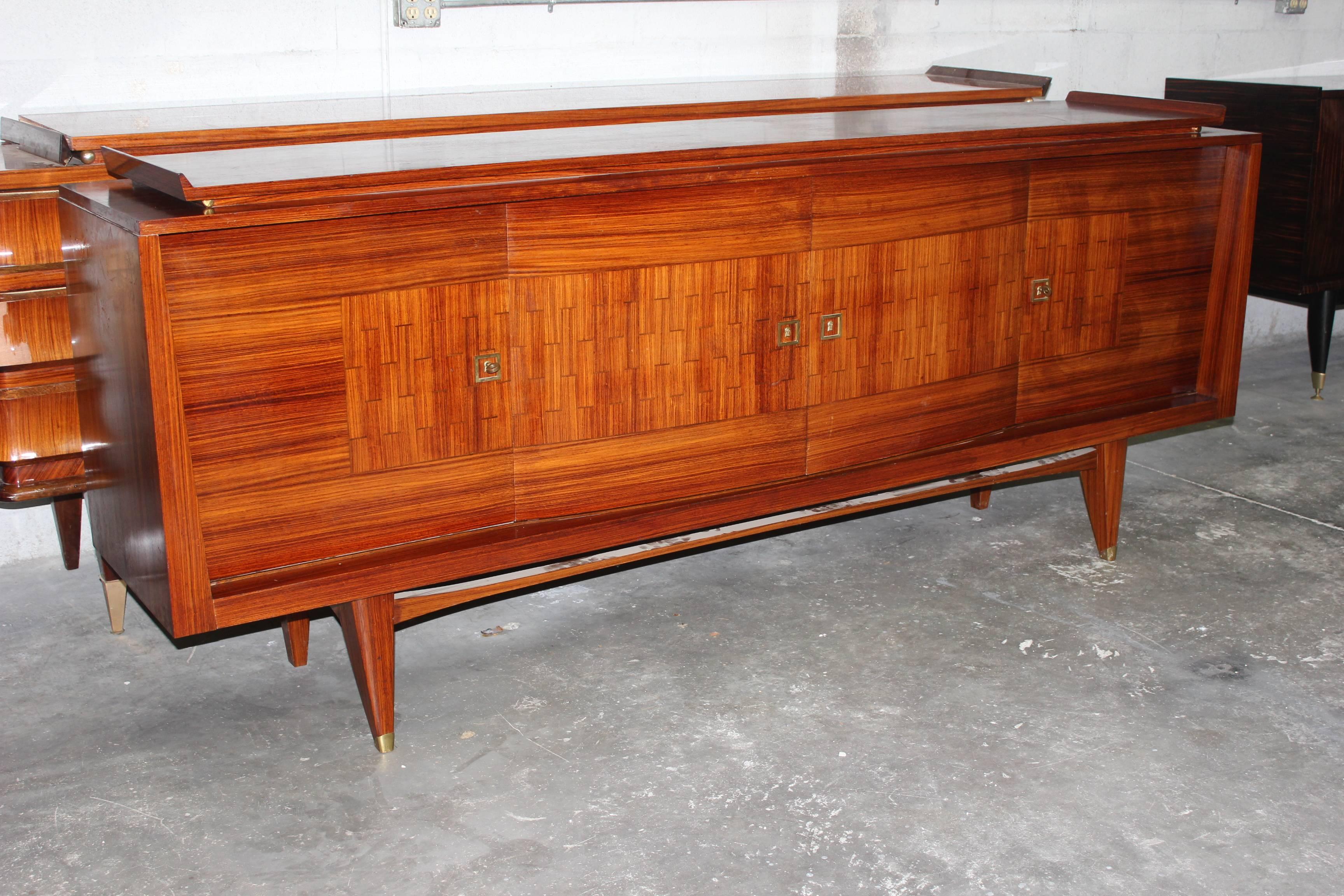 French Art Deco Sideboard / Buffet palisander, circa 1940s. high gloss finish and Finished interior.