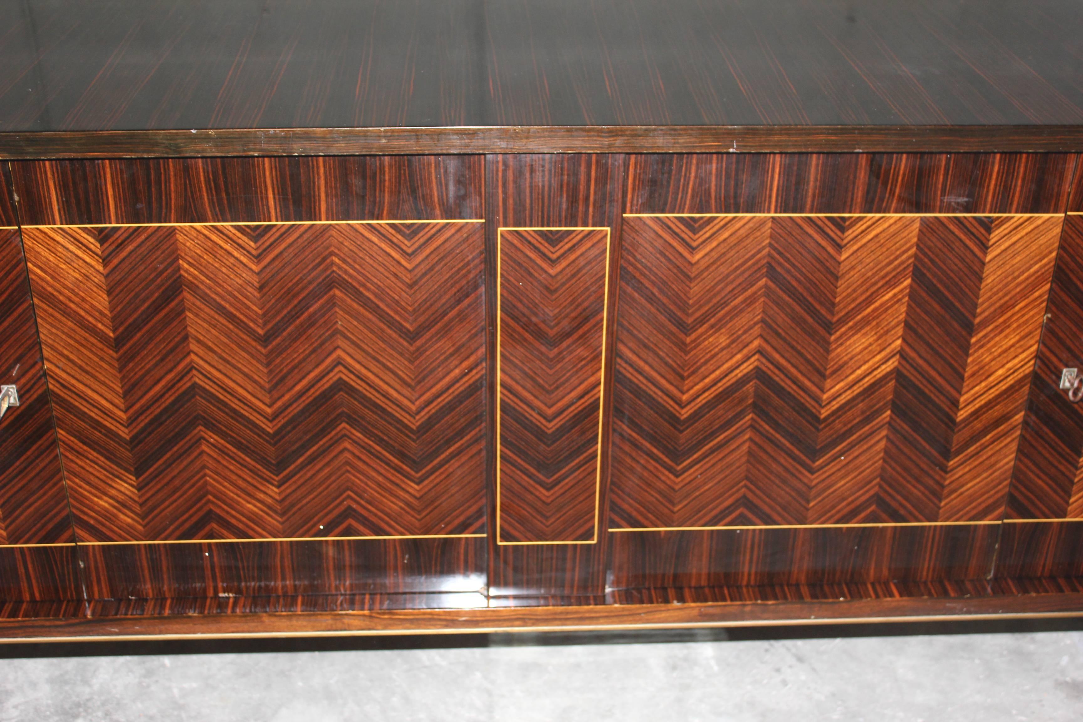 French Art Deco Sideboard / Buffet  Macassar Ebony Zigzag, circa 1940s In Excellent Condition In Hialeah, FL
