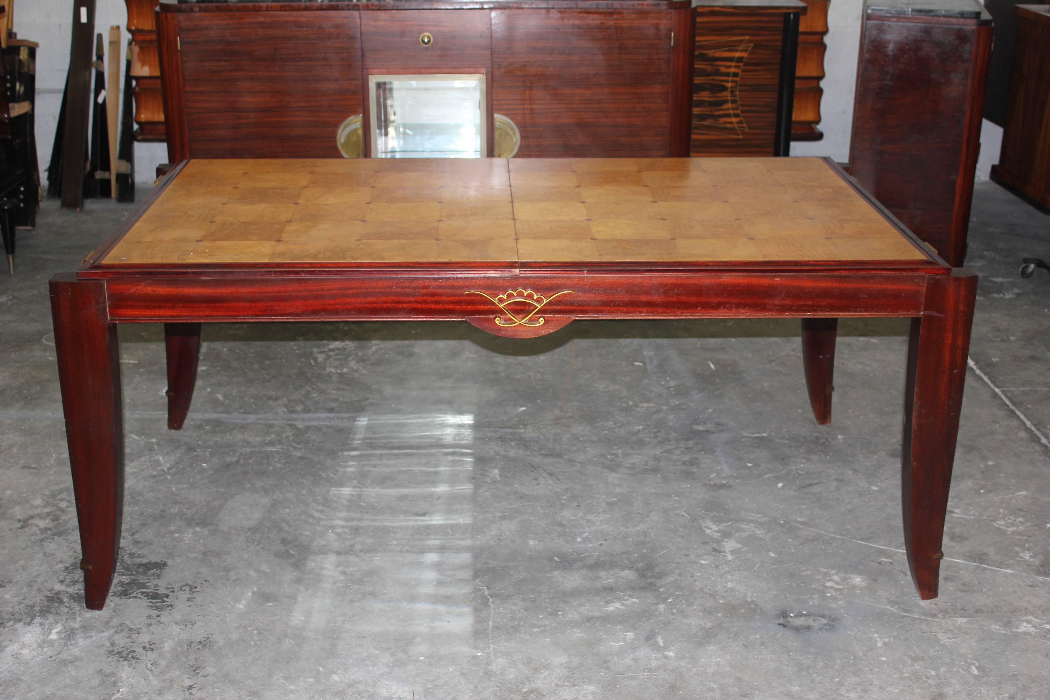 French Art Deco Sycamore with Mahogany Dining Table, circa 1940s In Excellent Condition In Hialeah, FL
