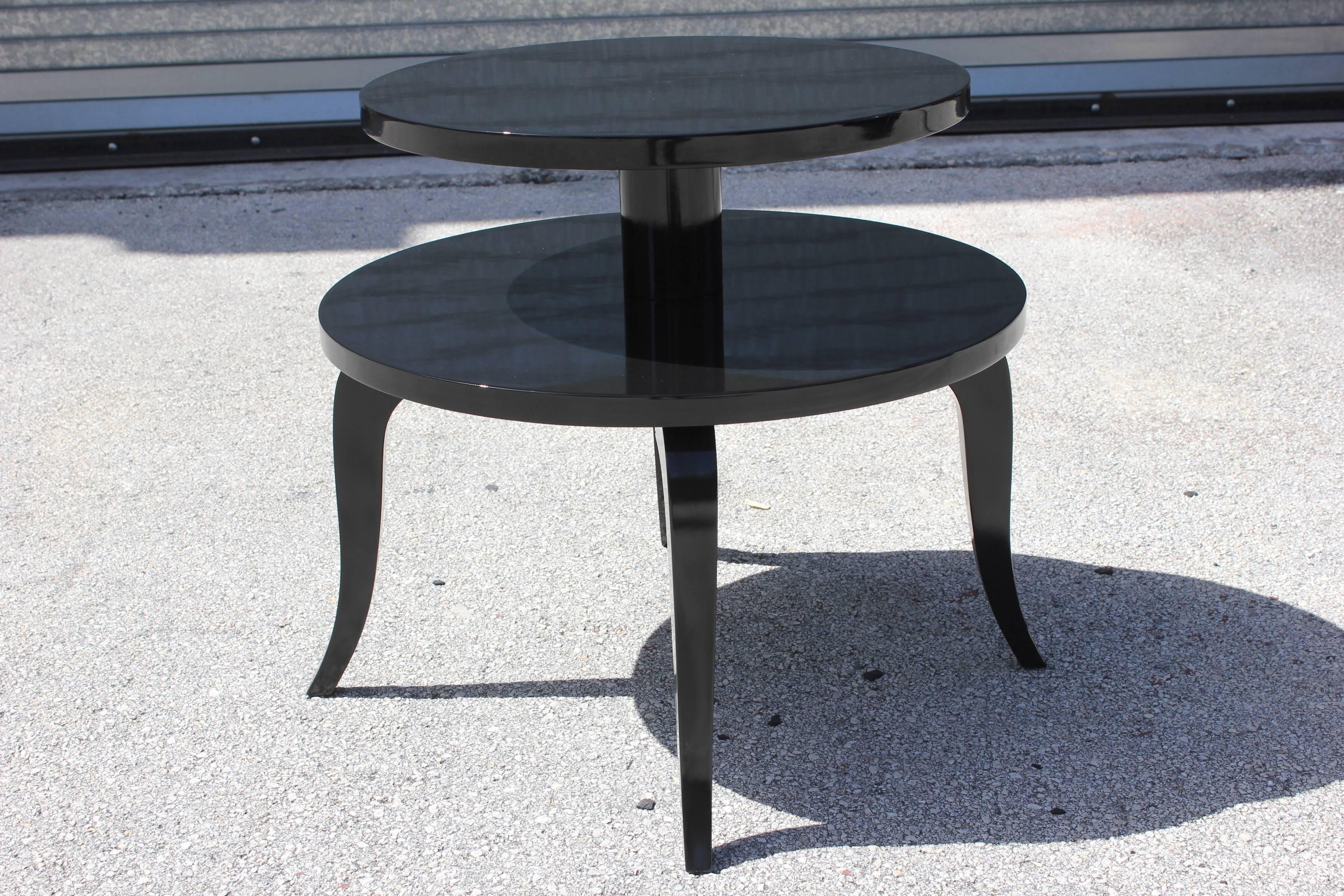 French Art Deco Two-Tier Black Lacquered Accent Table, circa 1940s In Excellent Condition In Hialeah, FL