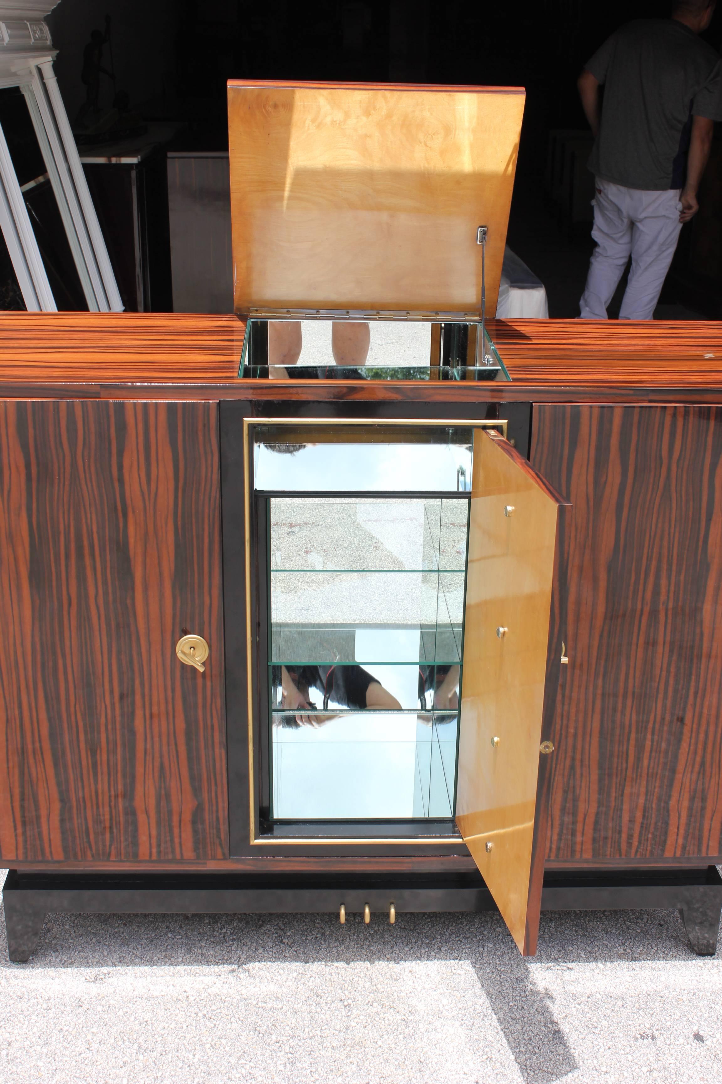 Sensational French Art Deco Exotic Macassar Ebony Buffet/ Dry Bar, circa 1940s 2