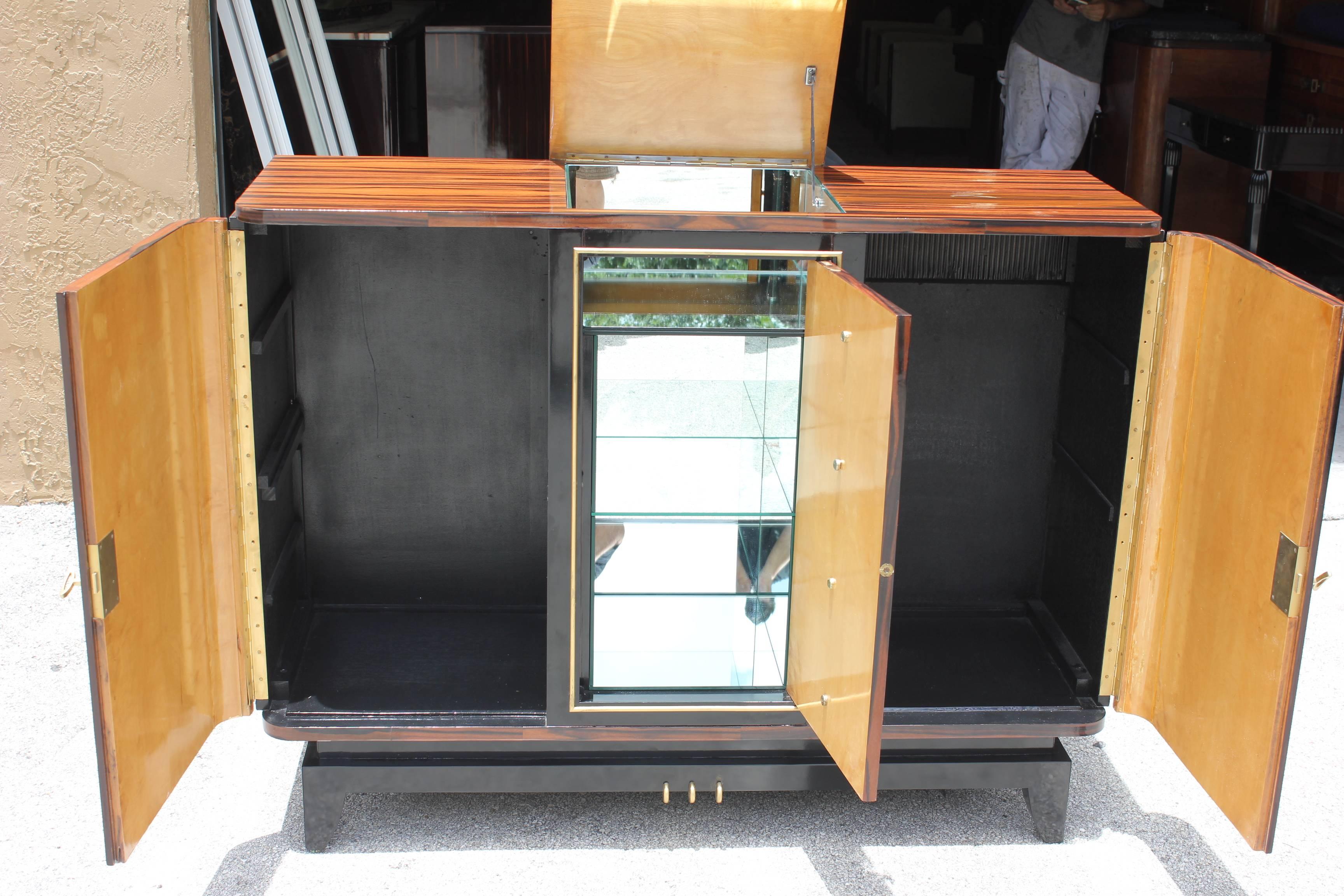 Sensational French Art Deco Exotic Macassar Ebony Buffet/ Dry Bar, circa 1940s 3