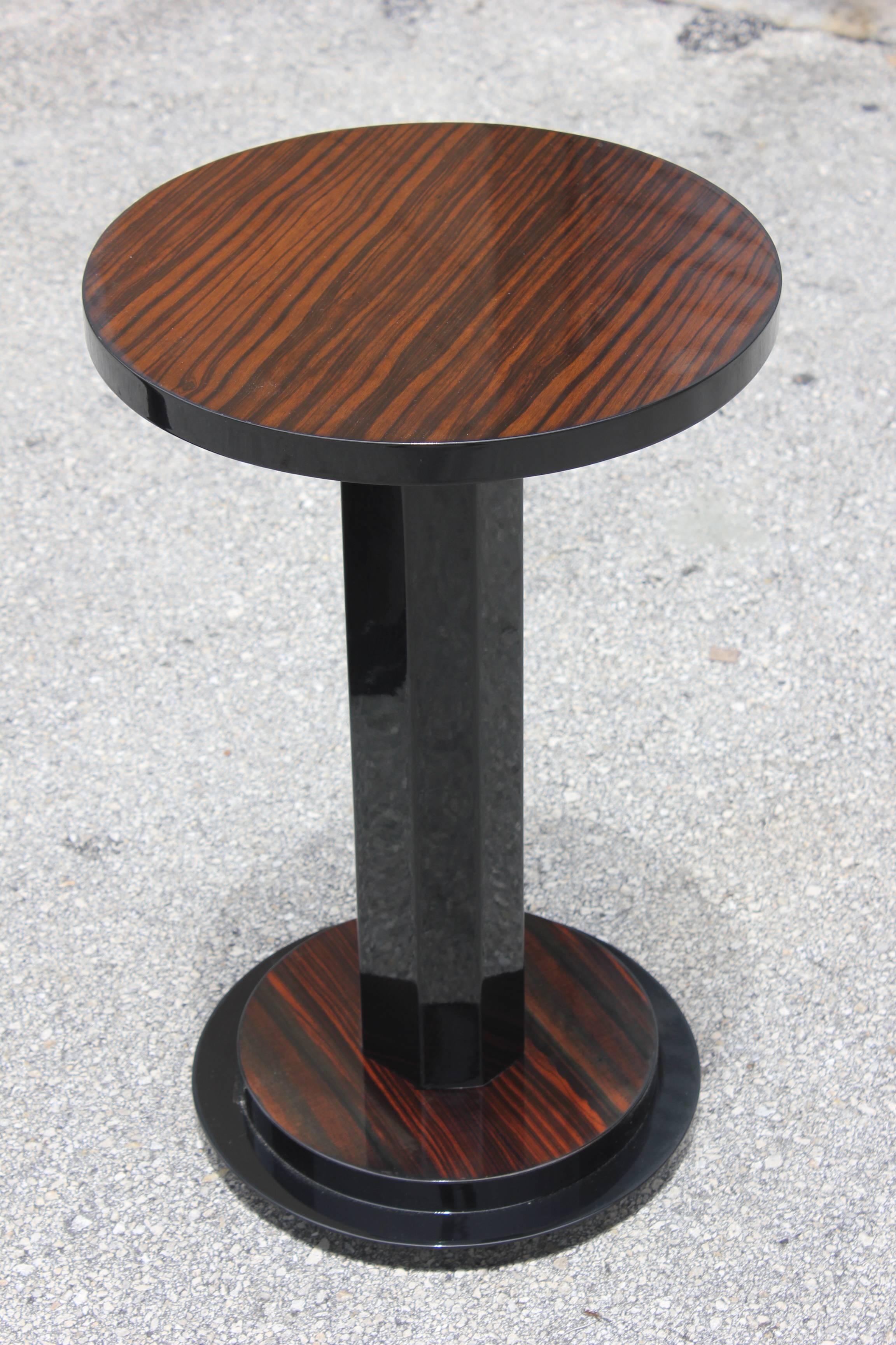 Pair of French Art Deco Exotic Macassar Ebony End Tables, circa 1940s In Excellent Condition In Hialeah, FL