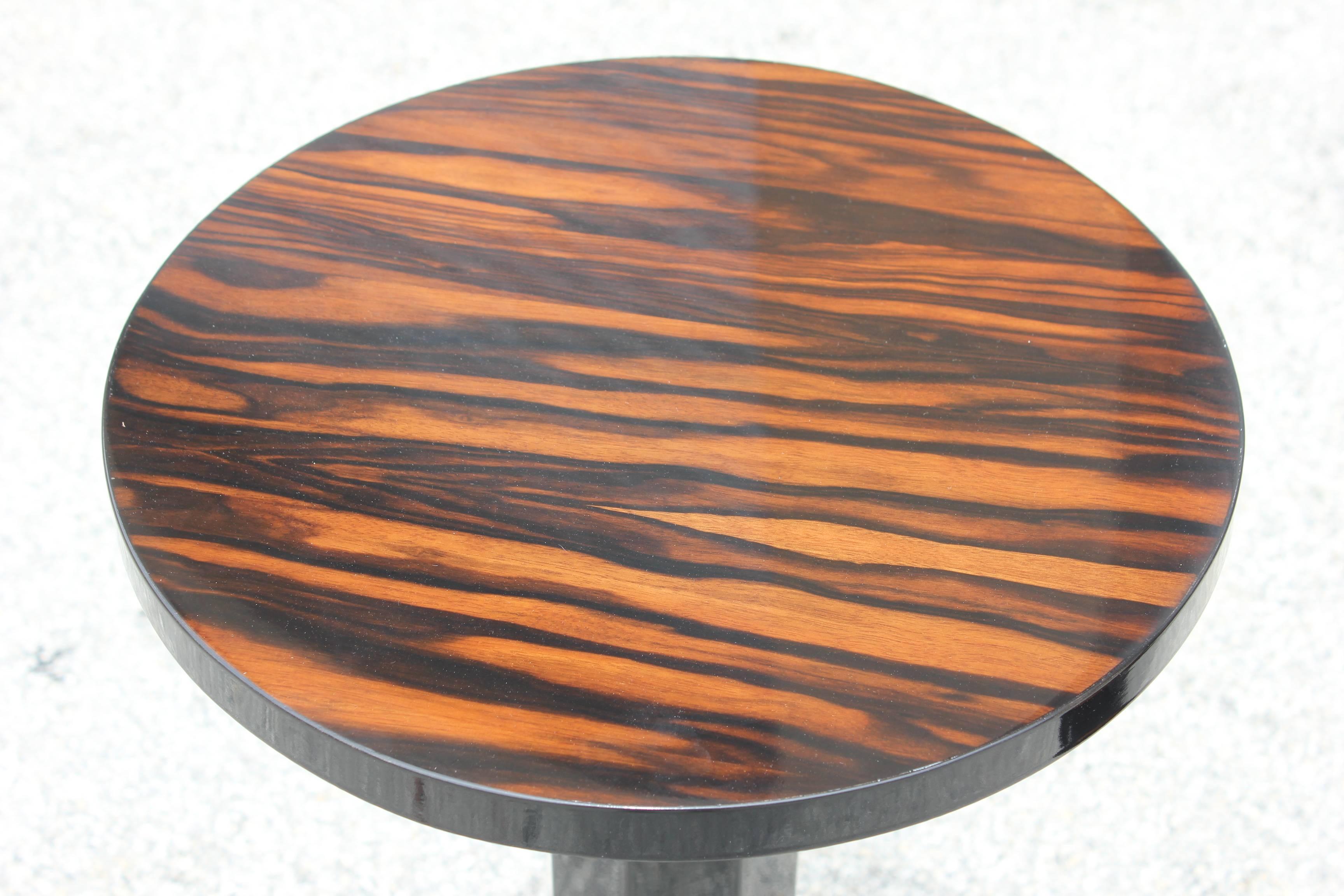 Pair of French Art Deco Exotic Macassar Ebony End Tables, circa 1940s 1