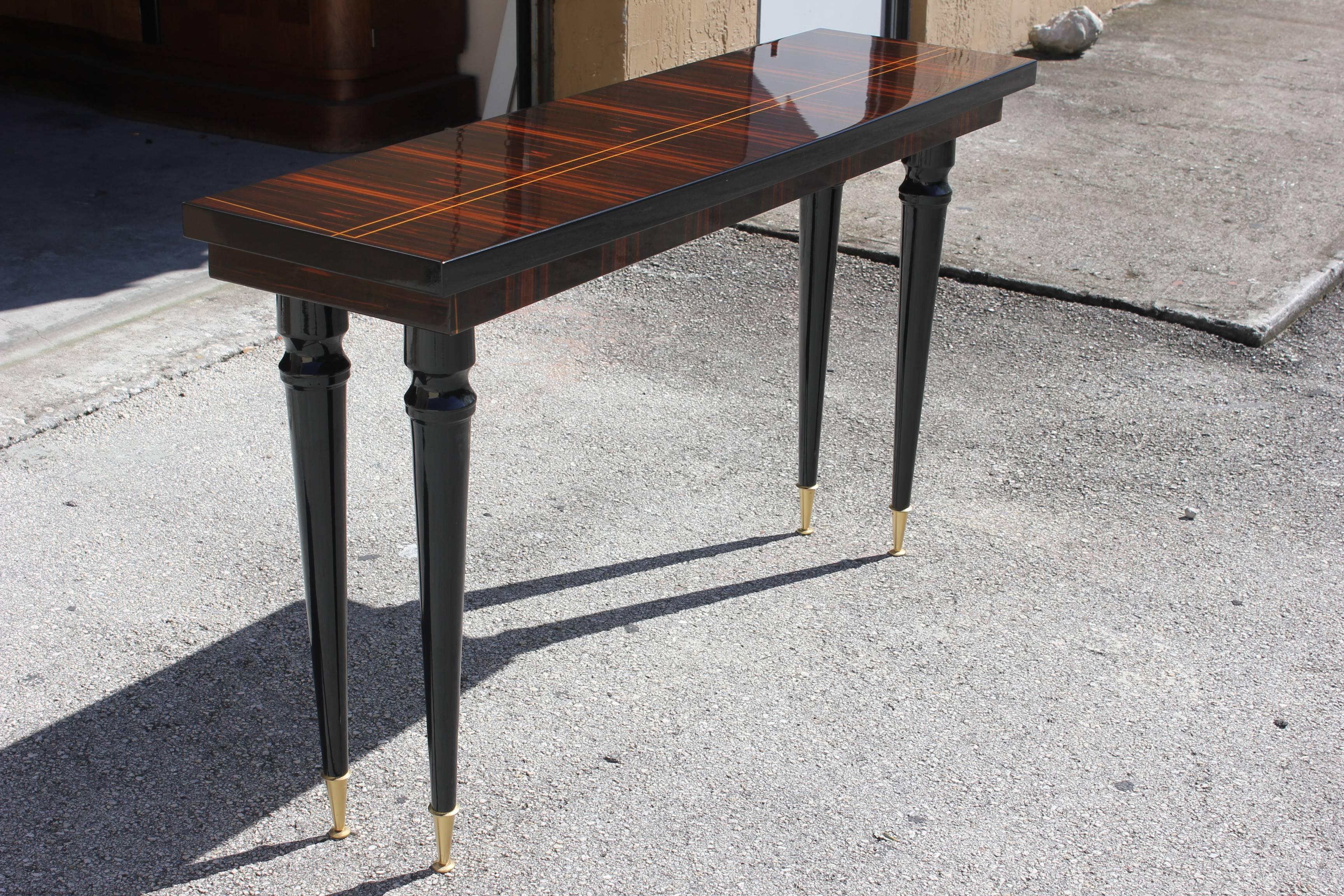French Art Deco Exotic Macassar Steeped Console Table, circa 1940s In Excellent Condition In Hialeah, FL