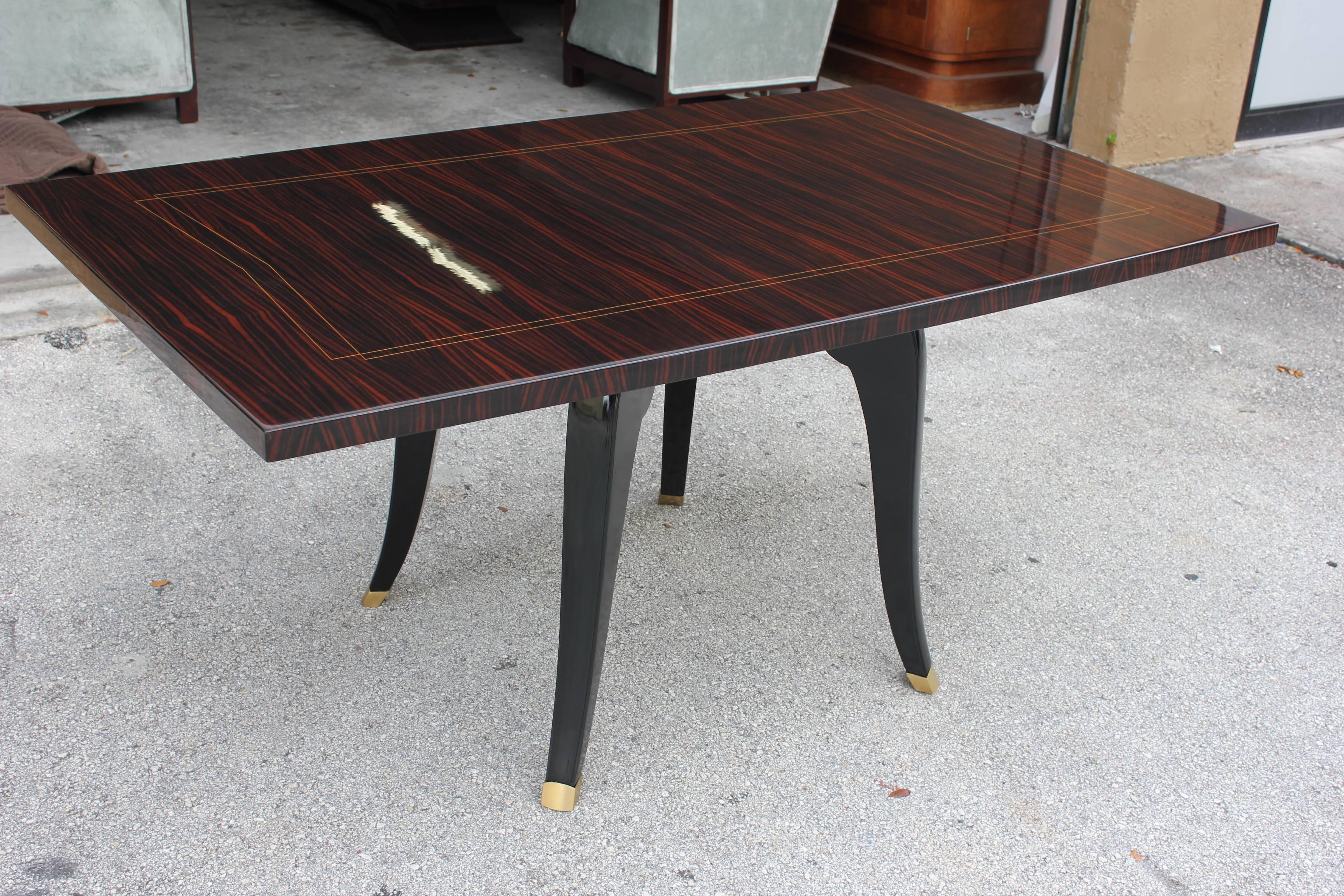 French Art Deco Dining Table Sabre Leg Macassar Ebony, circa 1940s In Excellent Condition In Hialeah, FL