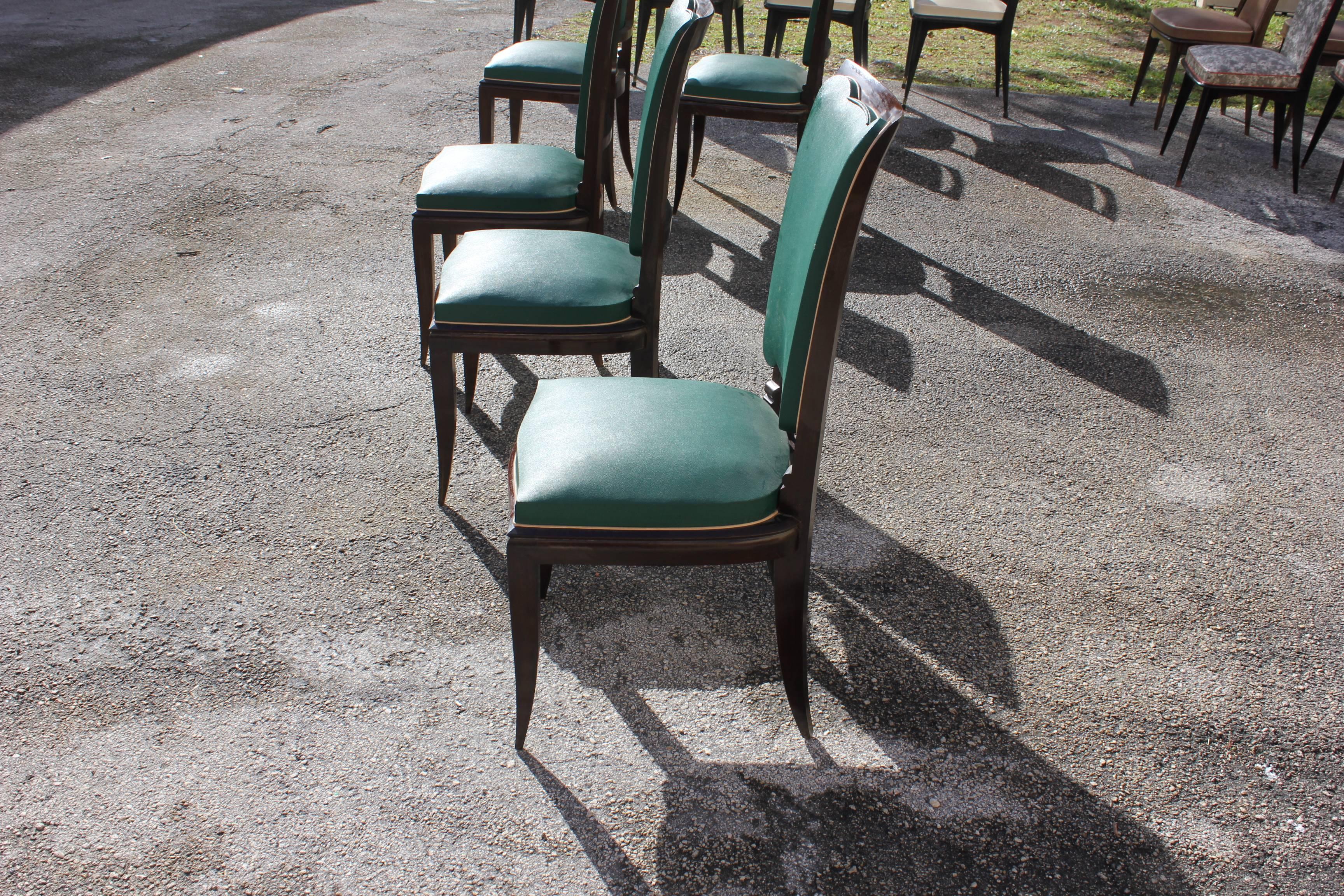 Suite of Six French Art Deco Dining Chairs Style Of Jules Leleu, circa 1940. In Good Condition In Hialeah, FL
