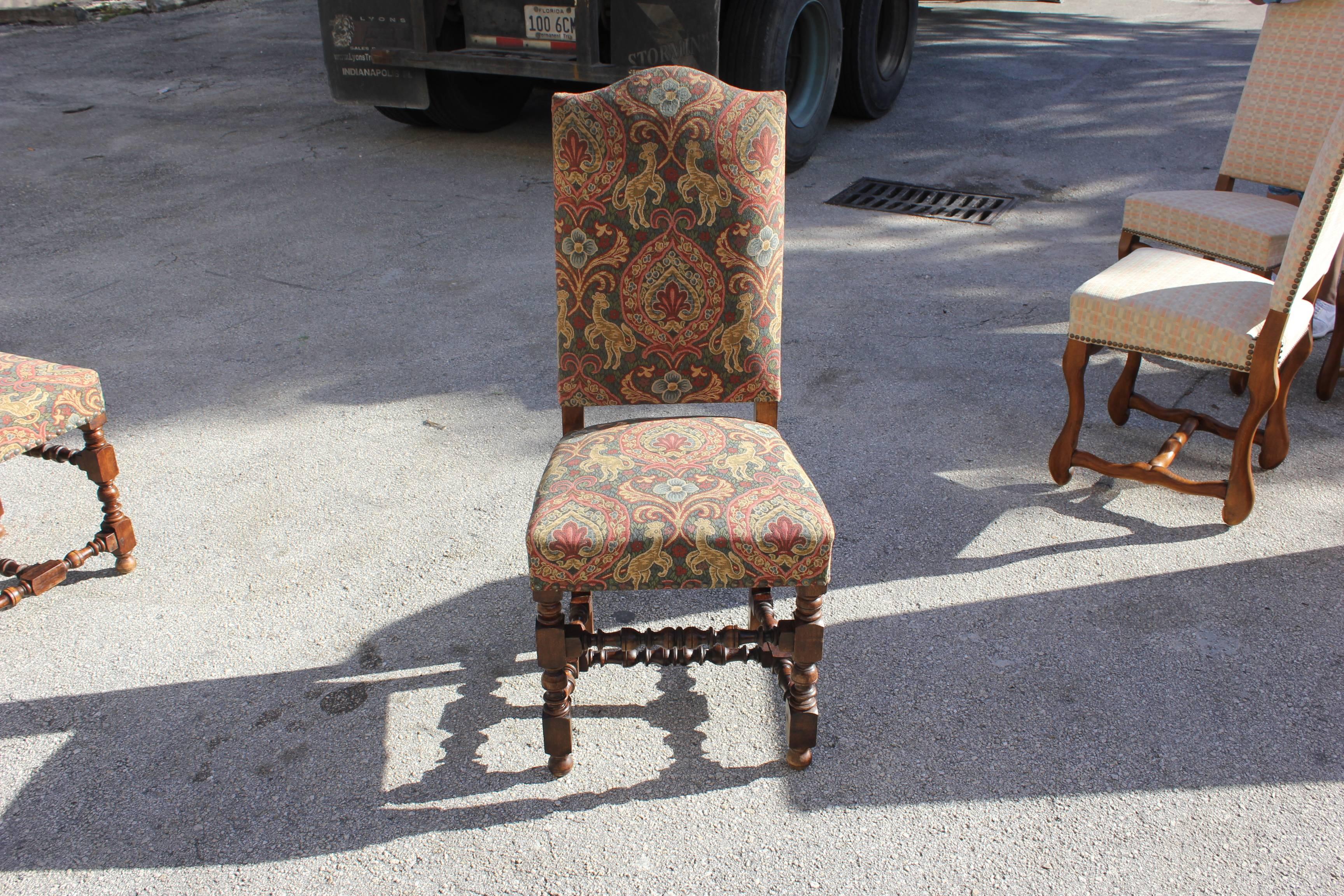 Beautiful Set of Six Louis XIII Style Dining Chairs, Solid Walnut, circa 1880 In Good Condition In Hialeah, FL