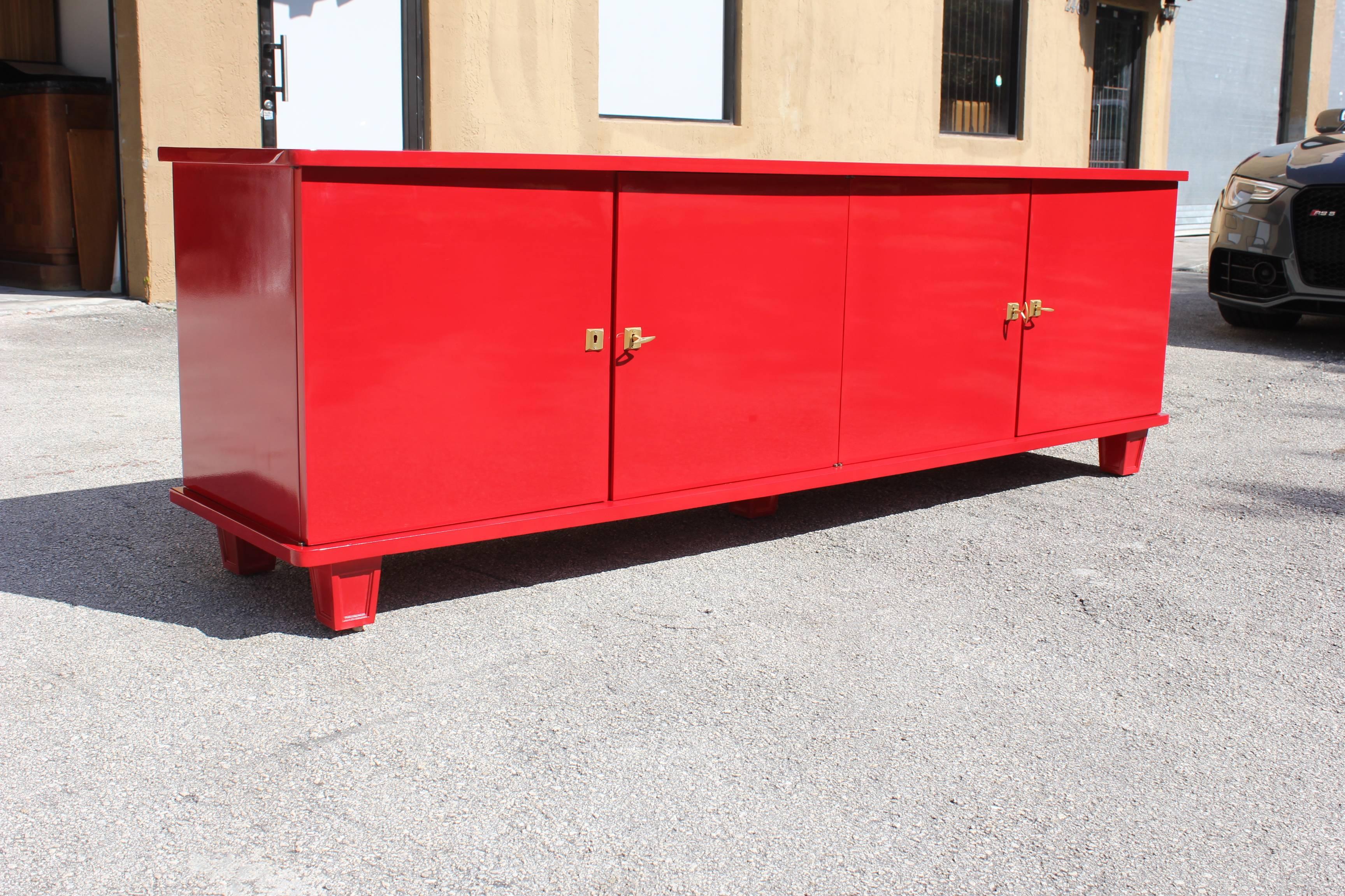 Unique French Art Deco Sideboard or Buffet Red Cherry Lacquered, circa 1940 5