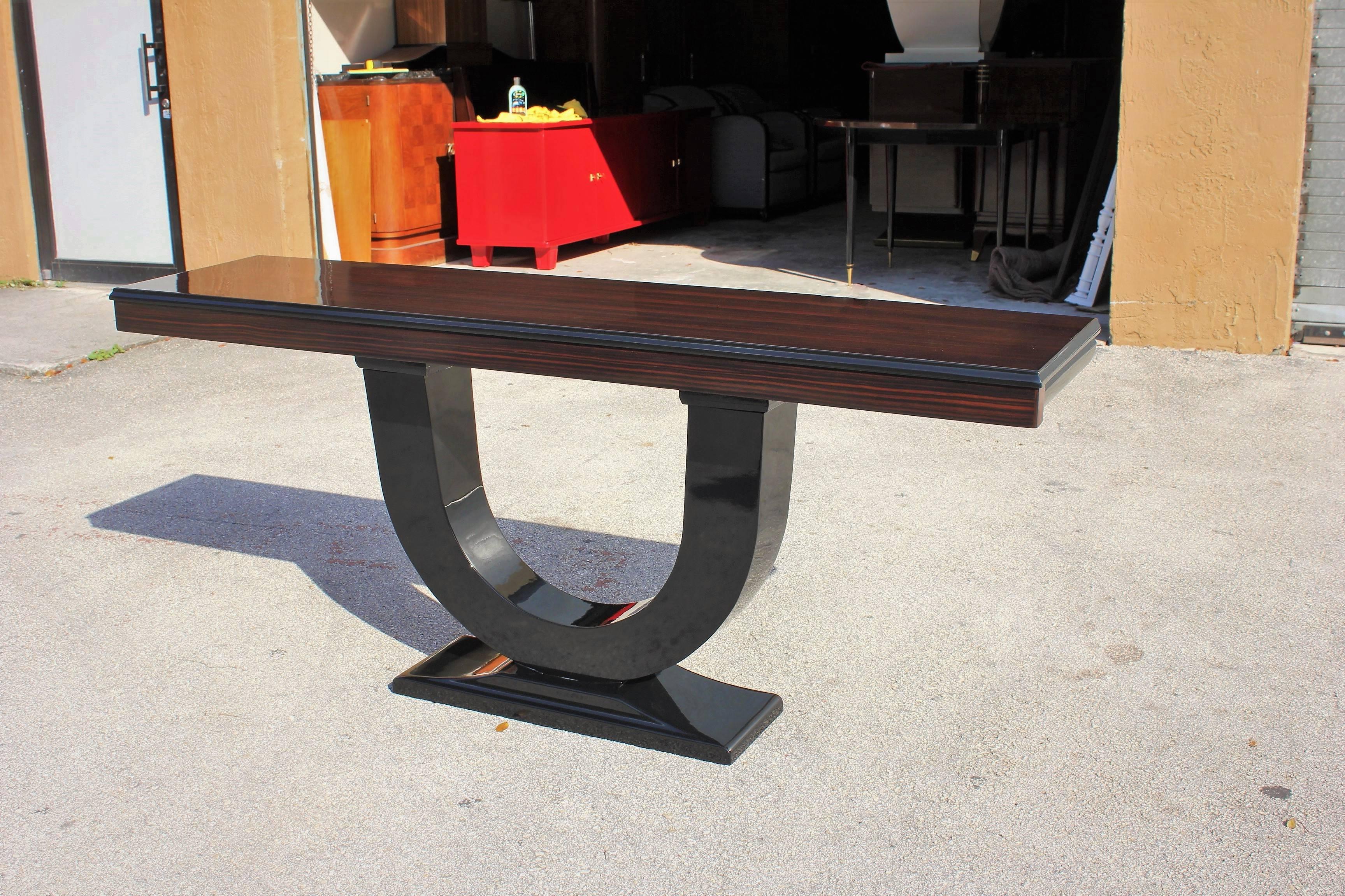 Spectacular Pair of Art Deco Exotic Macassar Ebony Console Tables, circa 1940s 3