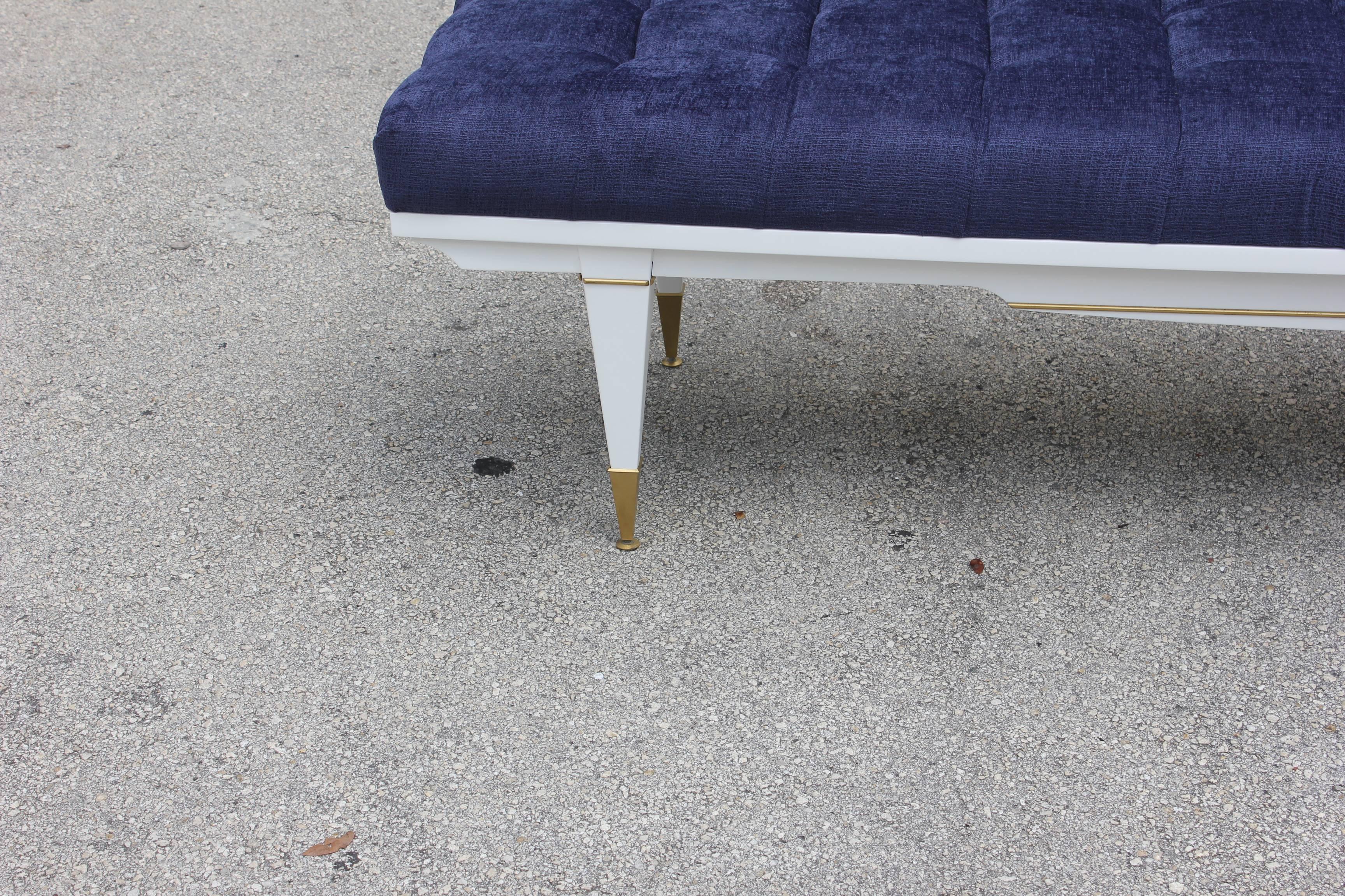 French Art Deco Snow White Lacquered Long Sitting Bench, circa 1940s 2