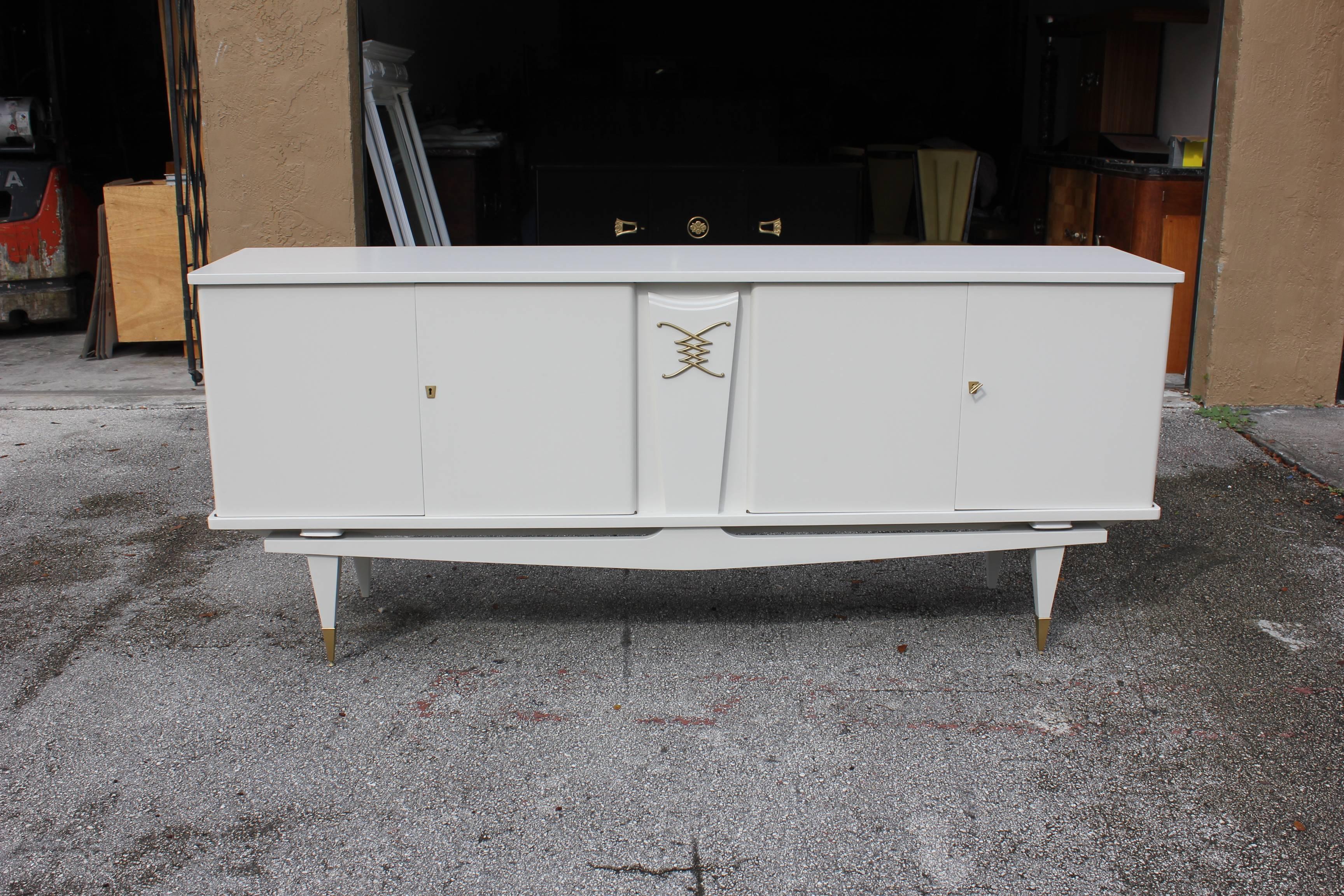 French Art Deco Mother-of-Pearl Detail/Finish Sideboard/Buffet, circa 1940s 4
