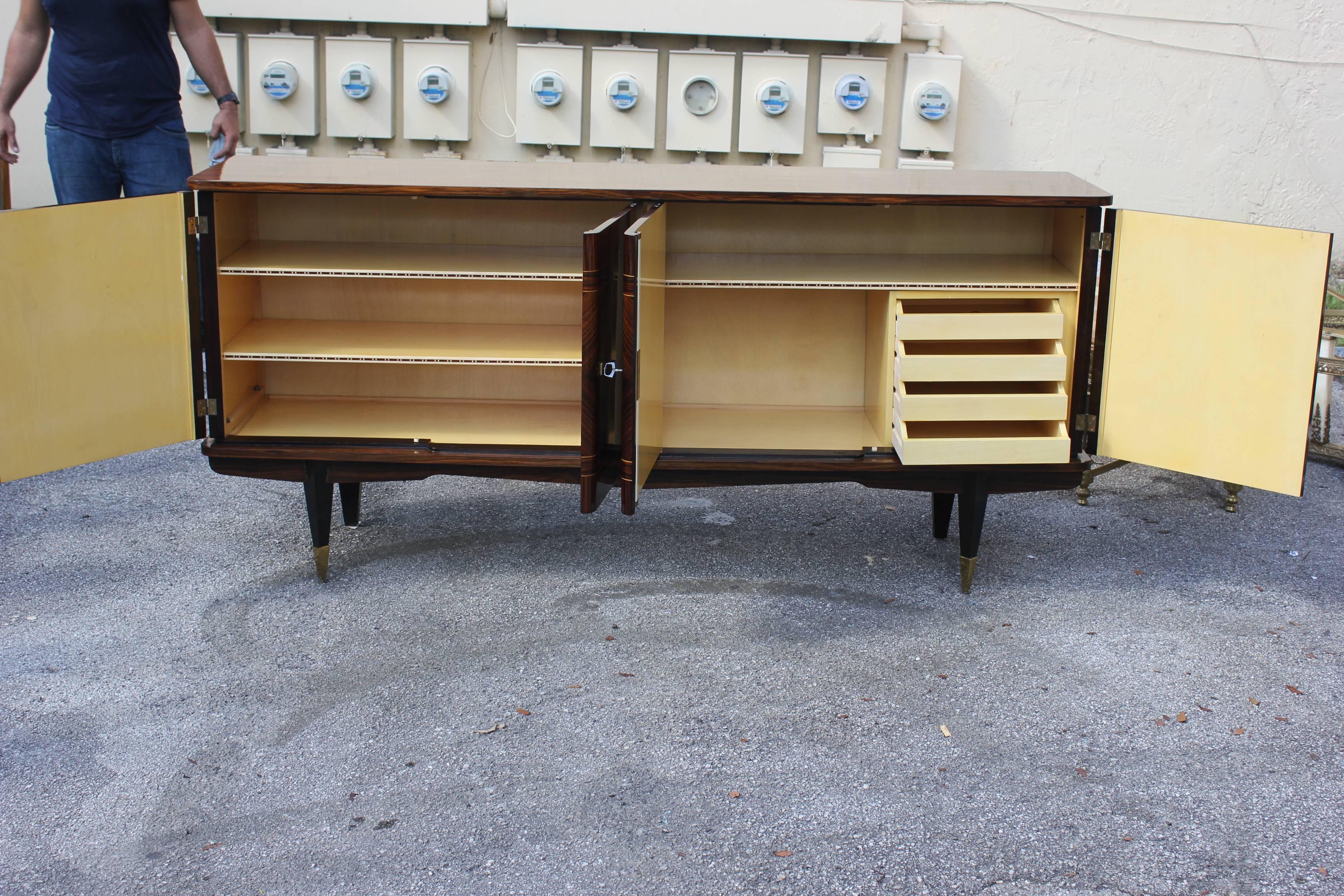 French Art Deco Zig Zag Macassar Ebony Sideboard  or Buffet, circa 1940s In Excellent Condition In Hialeah, FL