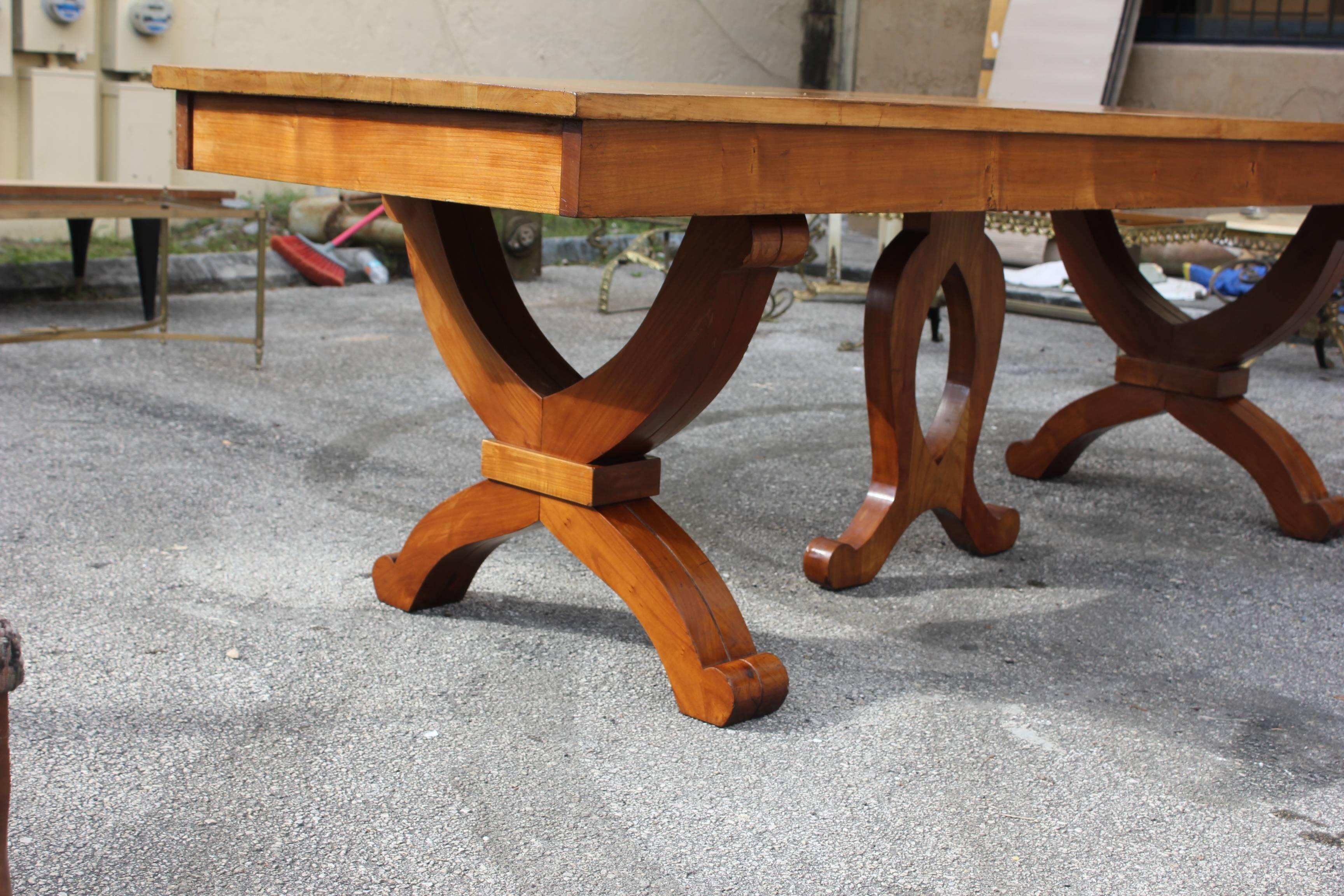 Monumental French Art Deco Solid Sycamore Dining Table Tulip Base, 1940s 5