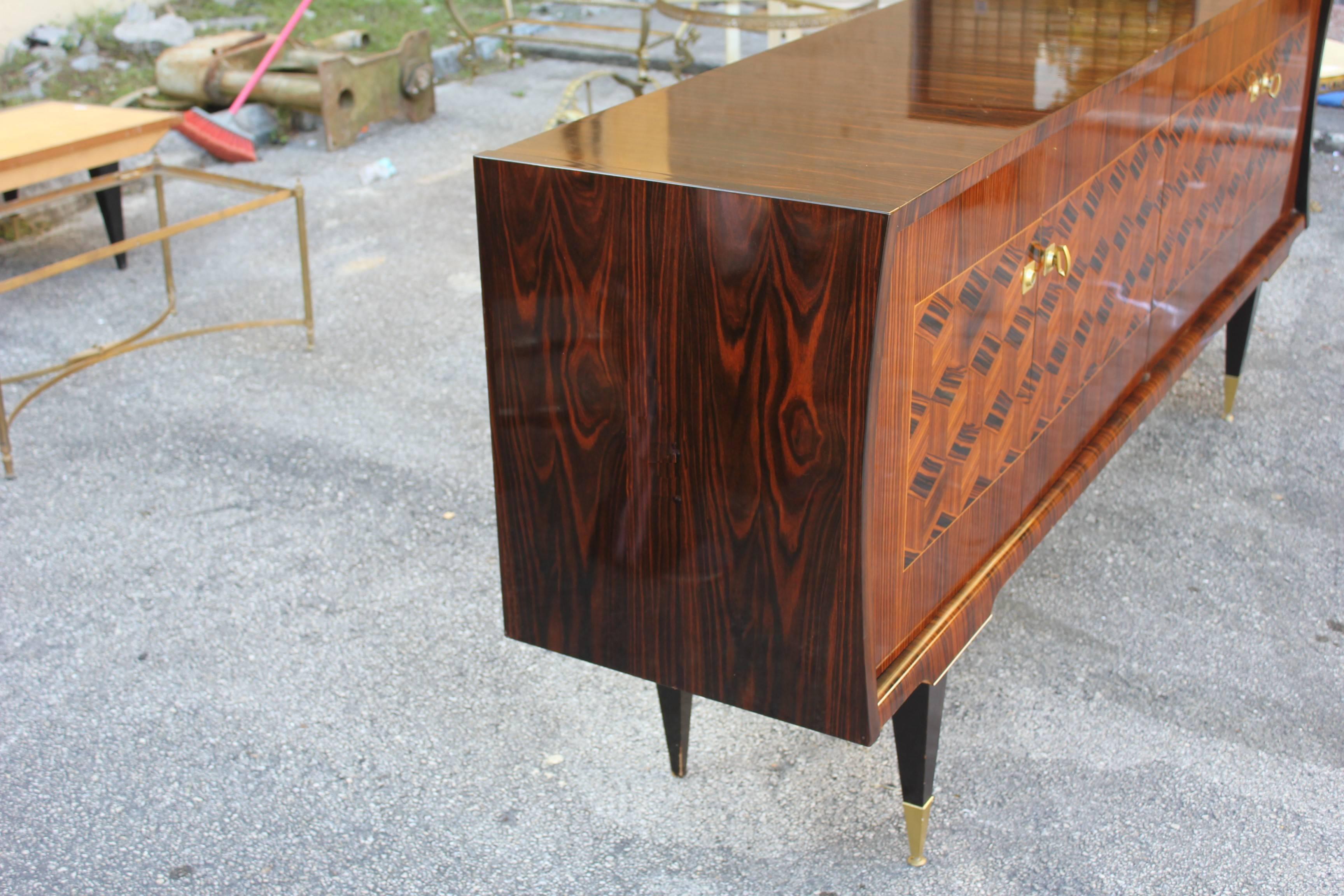 Mid-20th Century French Art Deco Exotic Macassar Marquetry Sideboard / Buffet / Bar, circa 1940s