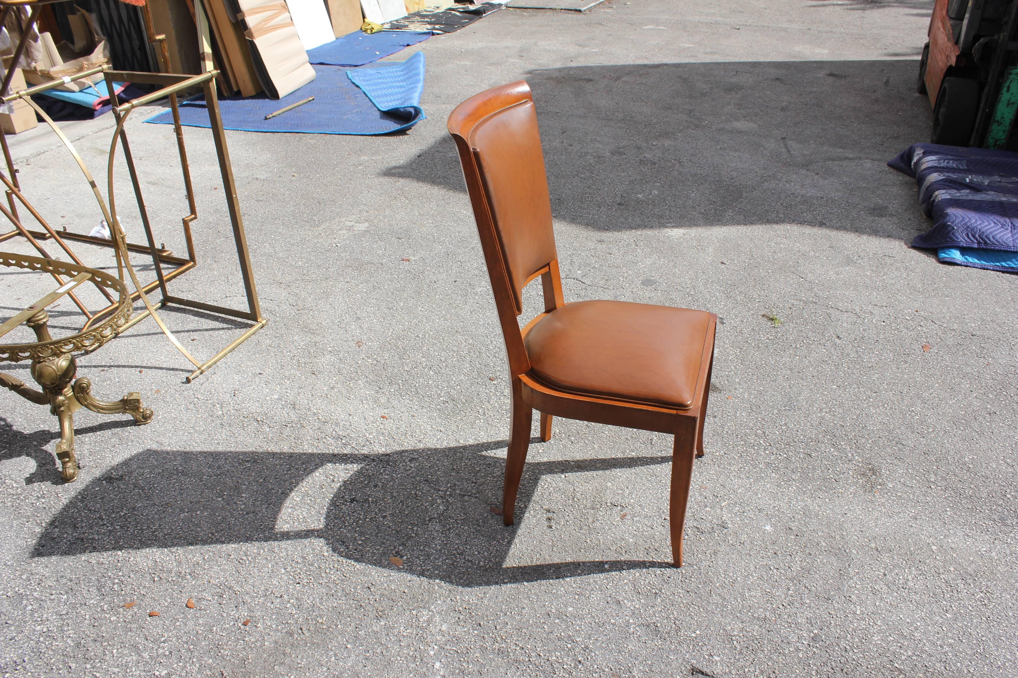 Mid-20th Century Classic Set of Seven French Art Deco Solid Mahogany Dining Chairs, circa 1940s