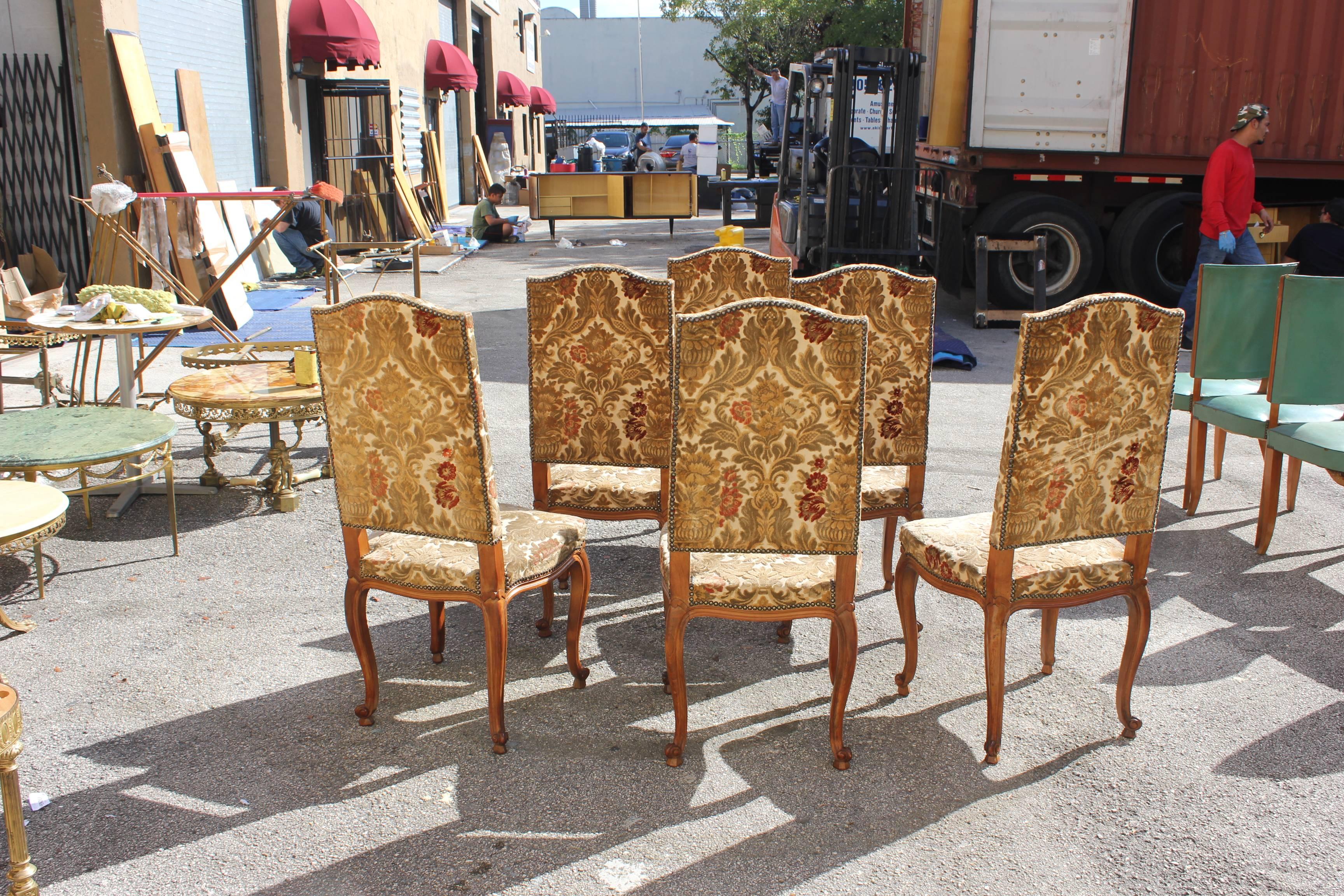 Early 20th Century Fine Set of Six French Louis XV Solid Walnut Dining Chairs, circa 19th Century