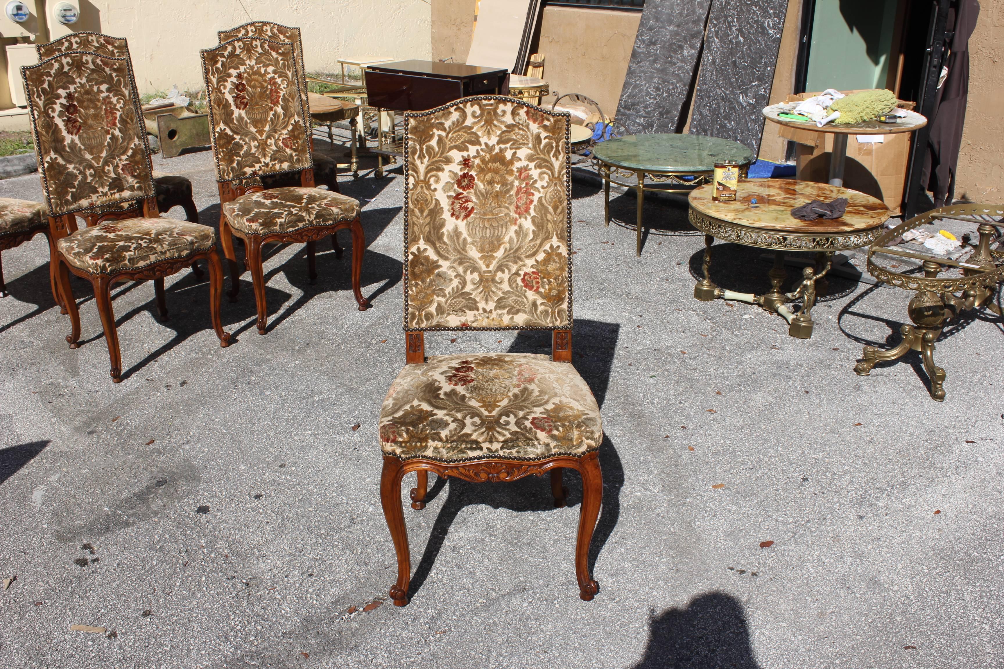 Fine Set of Six French Louis XV Solid Walnut Dining Chairs, circa 19th Century 1