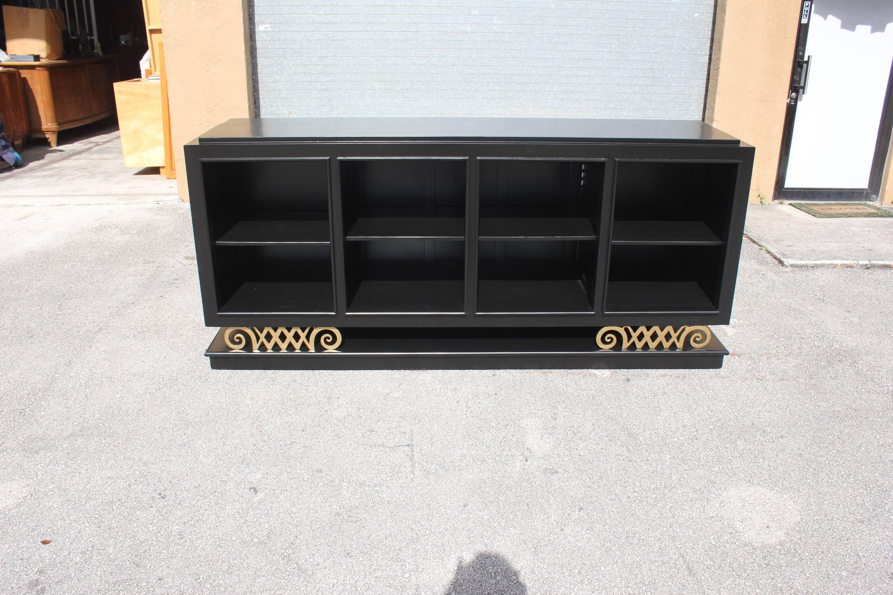  French Art Deco Ebonized ''Harlequin Leg'' Sideboard / Buffet Circa 1940s. In Excellent Condition In Hialeah, FL