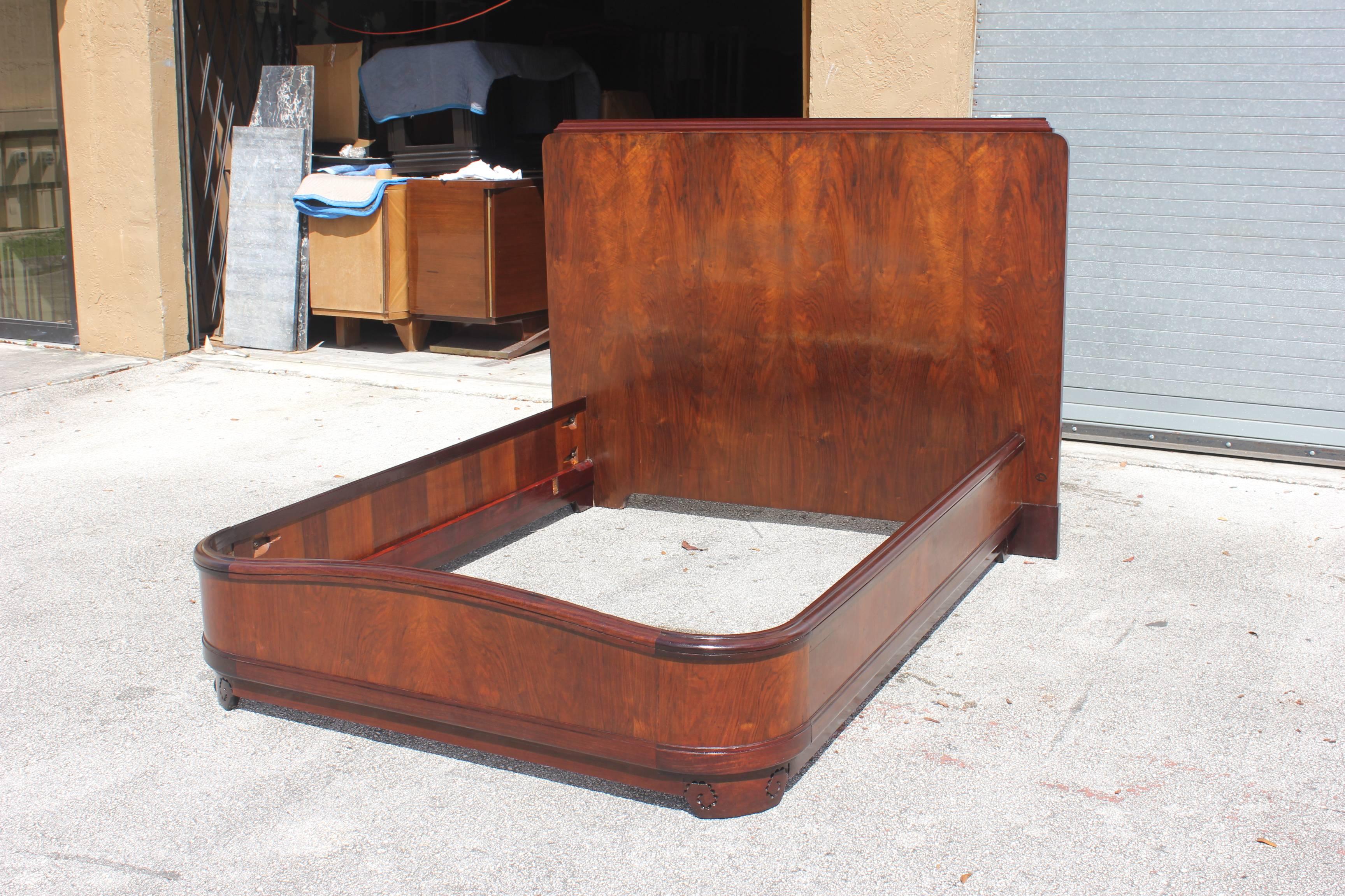 French Art Deco Walnut with Cherrywood Bed by “Majorelle Nancy”, circa 1930s In Excellent Condition In Hialeah, FL