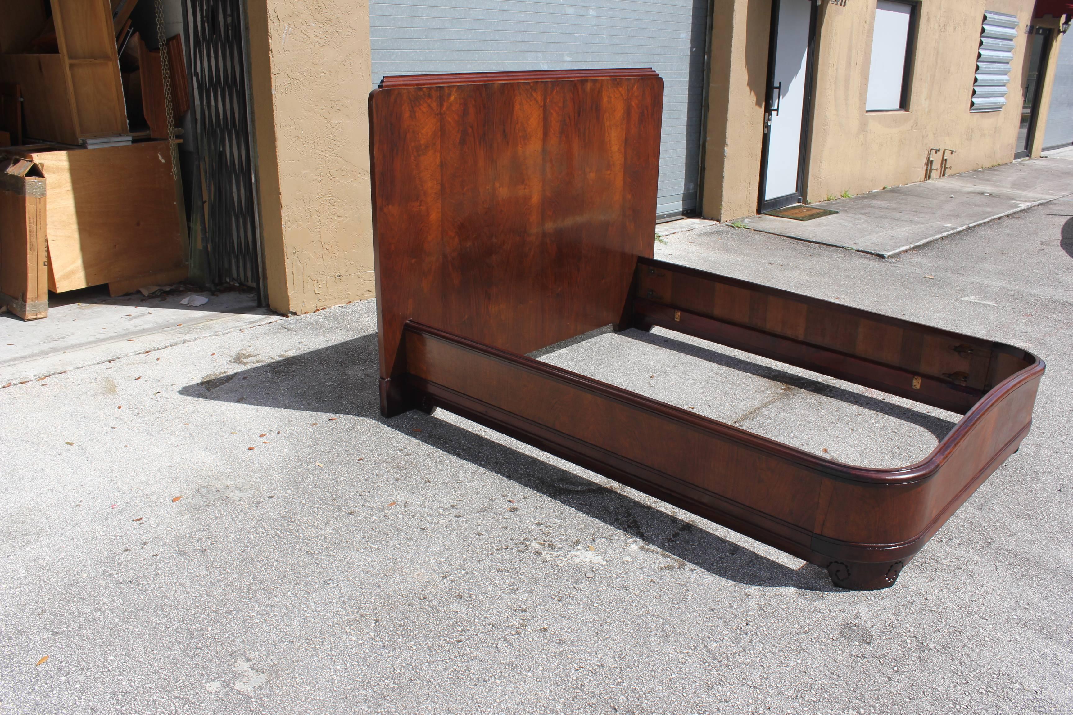 French Art Deco Walnut with Cherrywood Bed by “Majorelle Nancy”, circa 1930s 6