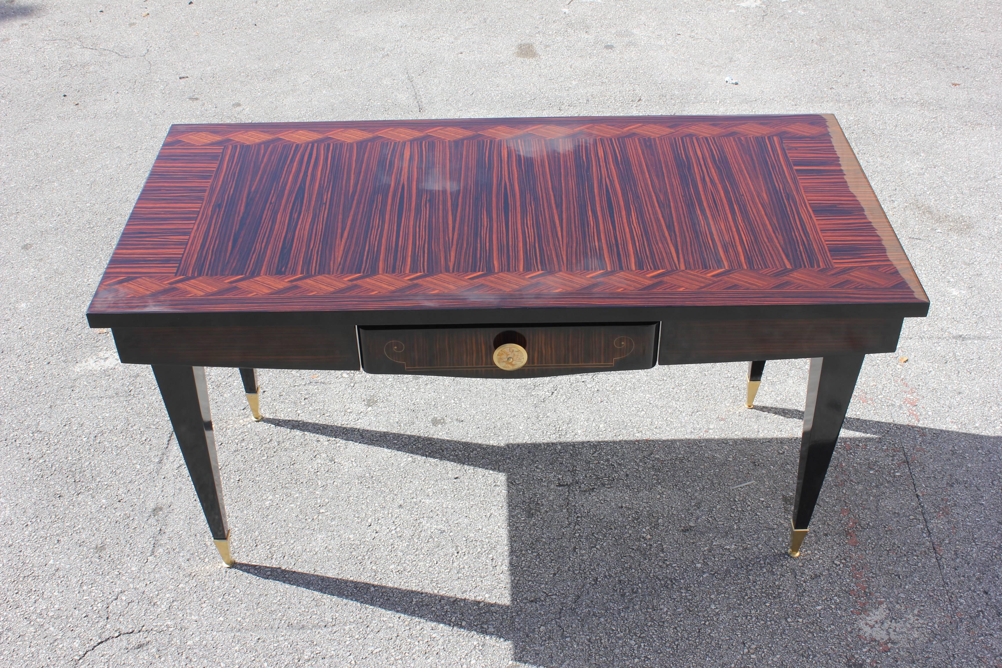 Mid-20th Century French Art Deco Exotic Macassar Ebony Mother-of-Pearl Writing Desk, circa 1940s