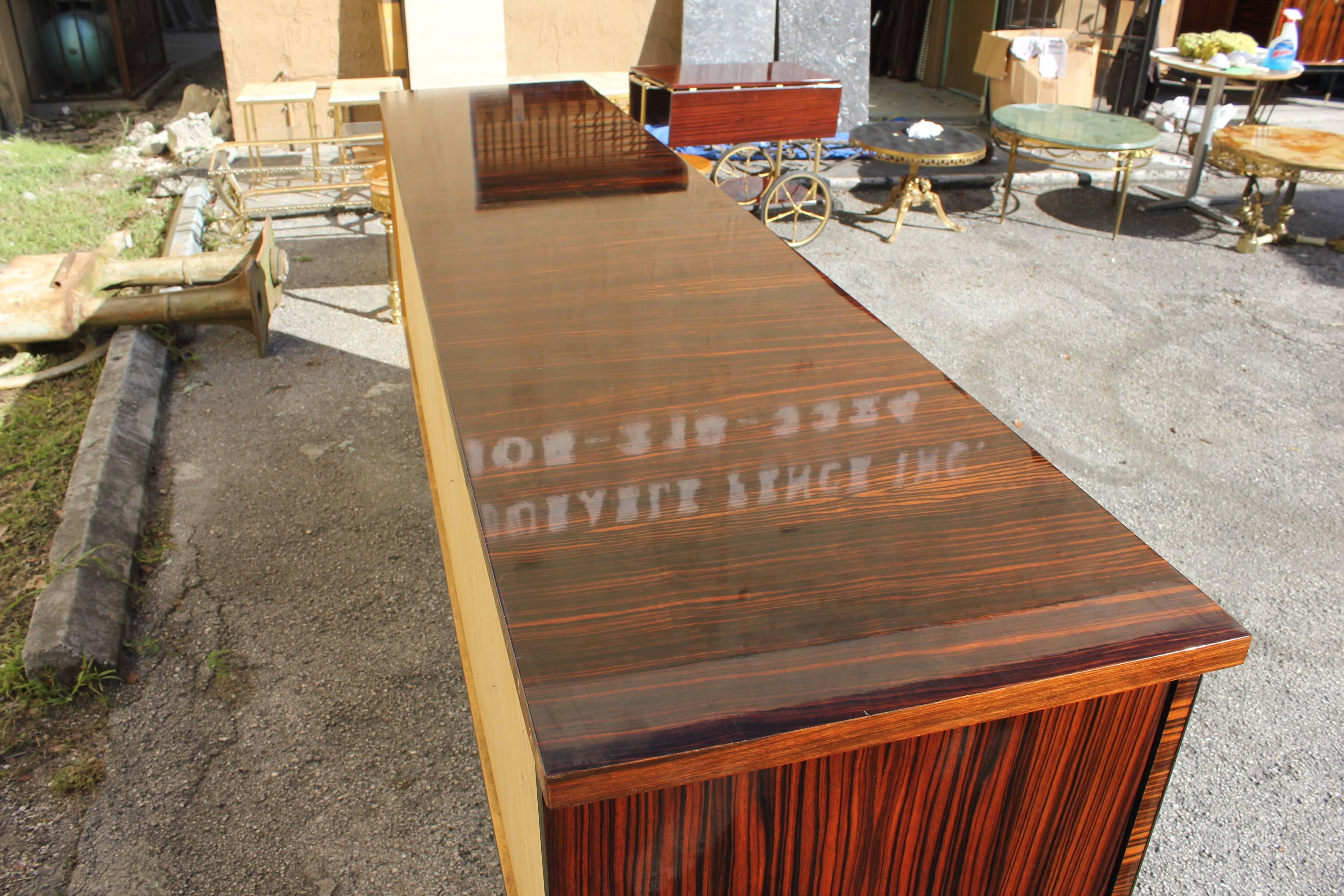 Mid-20th Century Beautiful French Art Deco Macassar Ebony Sideboard / Buffet / Bar, circa 1940s