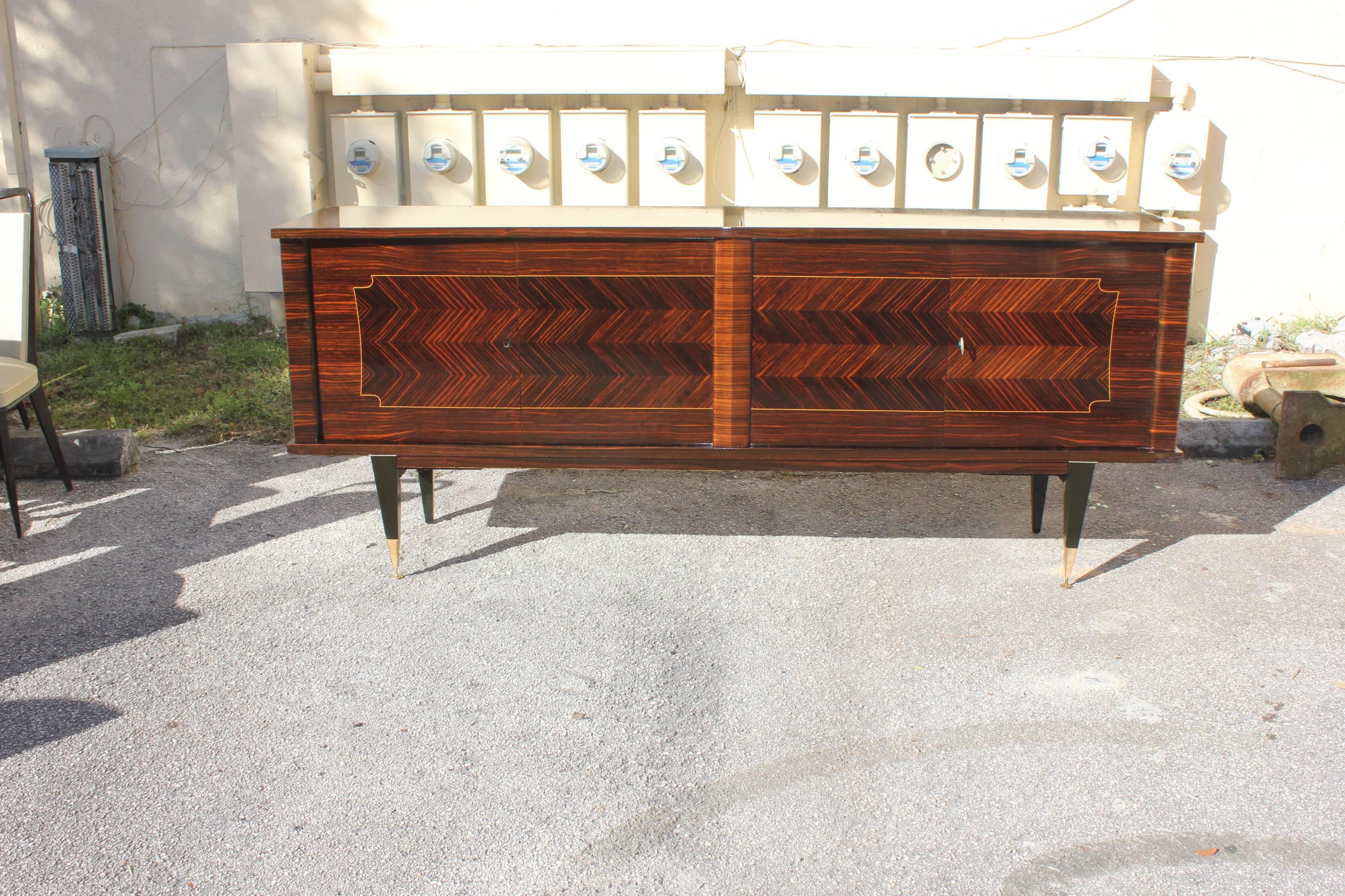 Beautiful French Art Deco Macassar Ebony Sideboard / Buffet / Bar, circa 1940s 4