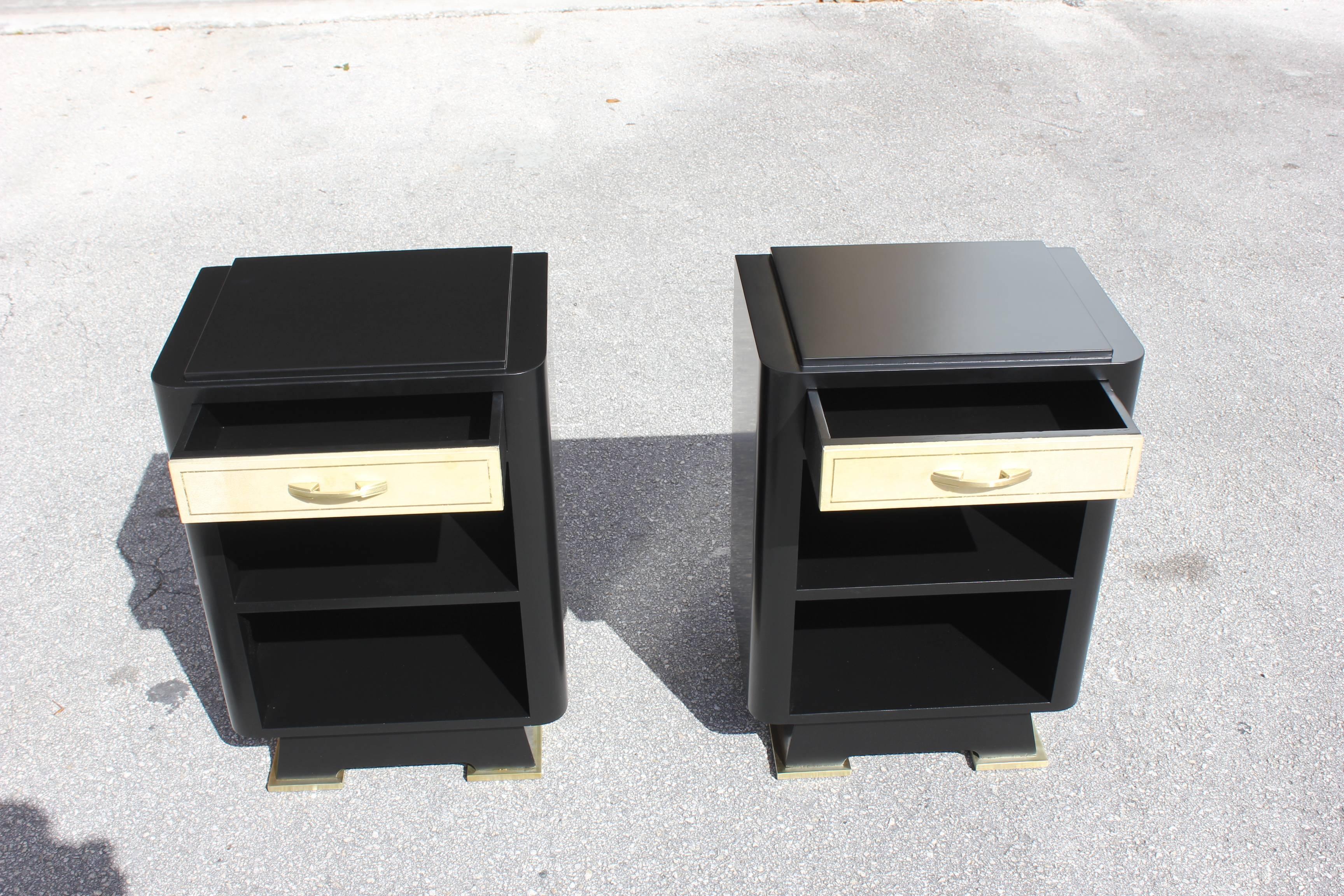 Classic Pair of French Art Deco Parchment, Ebonized Side Table, 1940s In Excellent Condition In Hialeah, FL