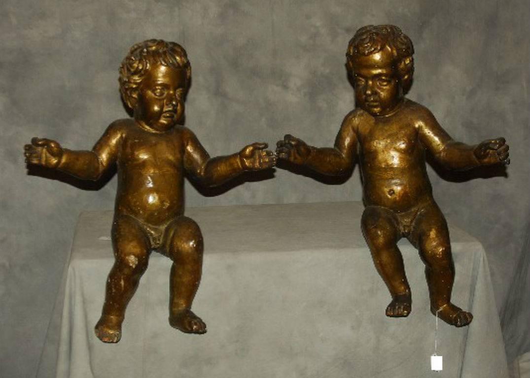 Baroque Pair of 18th Century Italian Carved Gilt-Wood Putti Figures For Sale