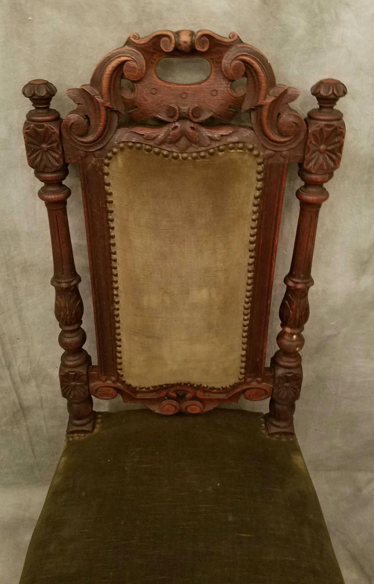 19th Century Set of Six Renaissance Carved Oak Dining Chairs In Good Condition In Miami, FL