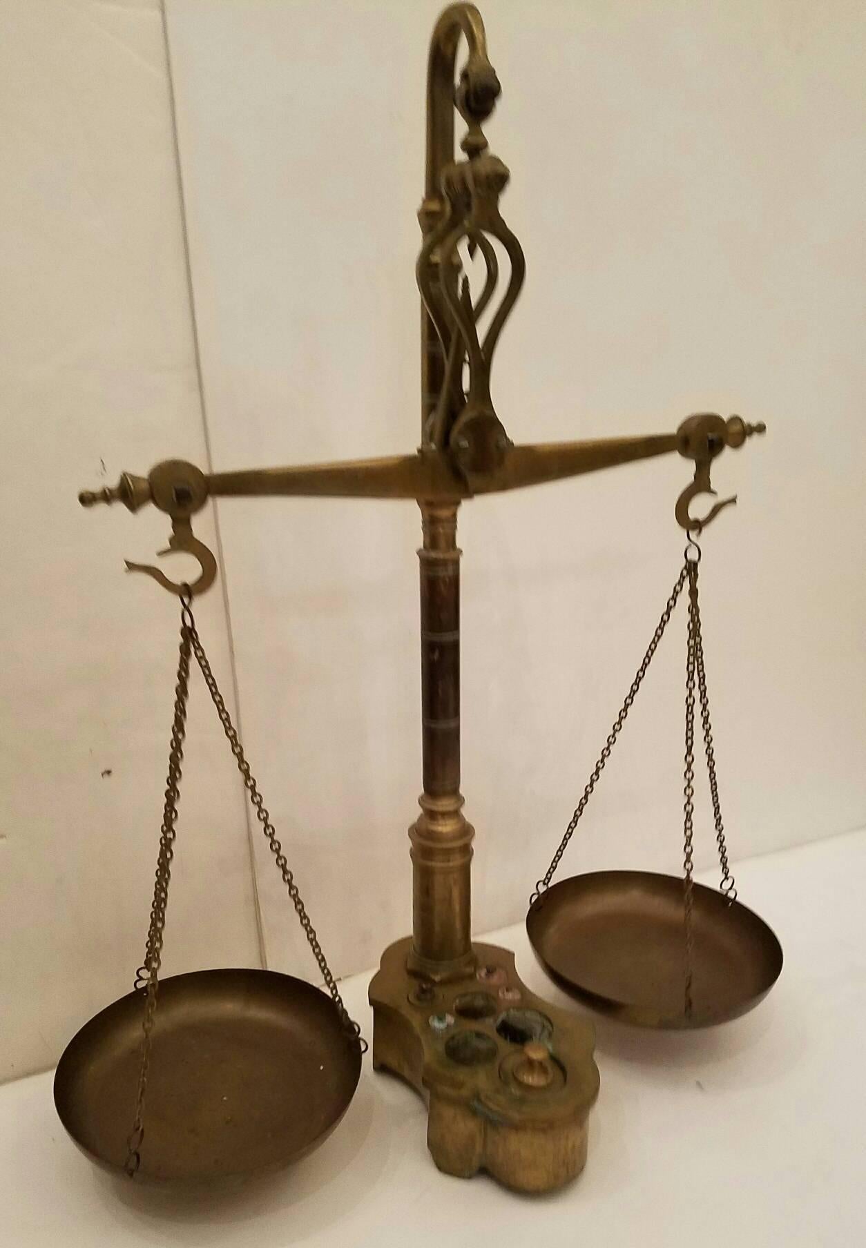 Antique Brass Balance or Beam Scale In Good Condition For Sale In Miami, FL