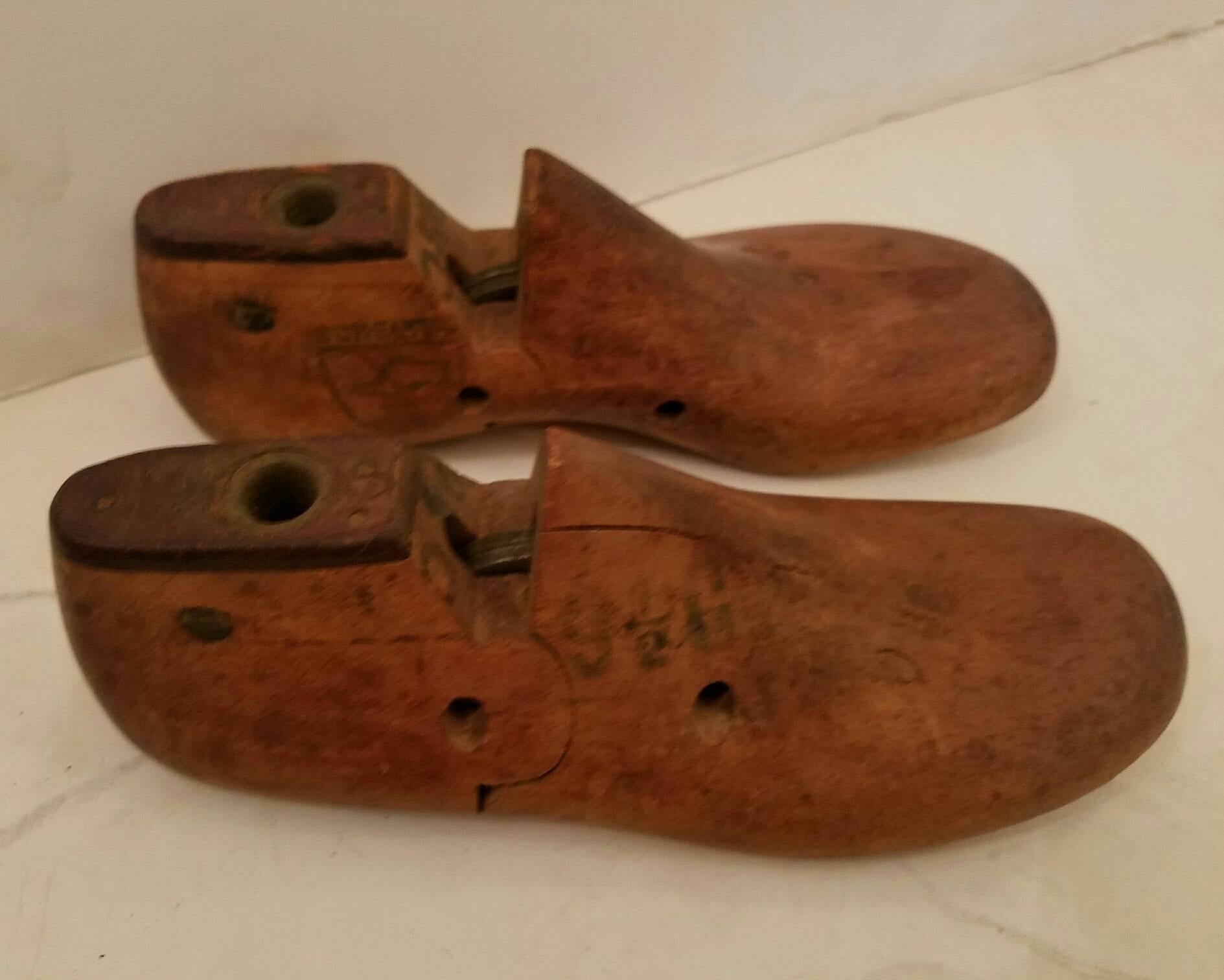Seven Vintage Wood Shoe Molds In Good Condition For Sale In Miami, FL