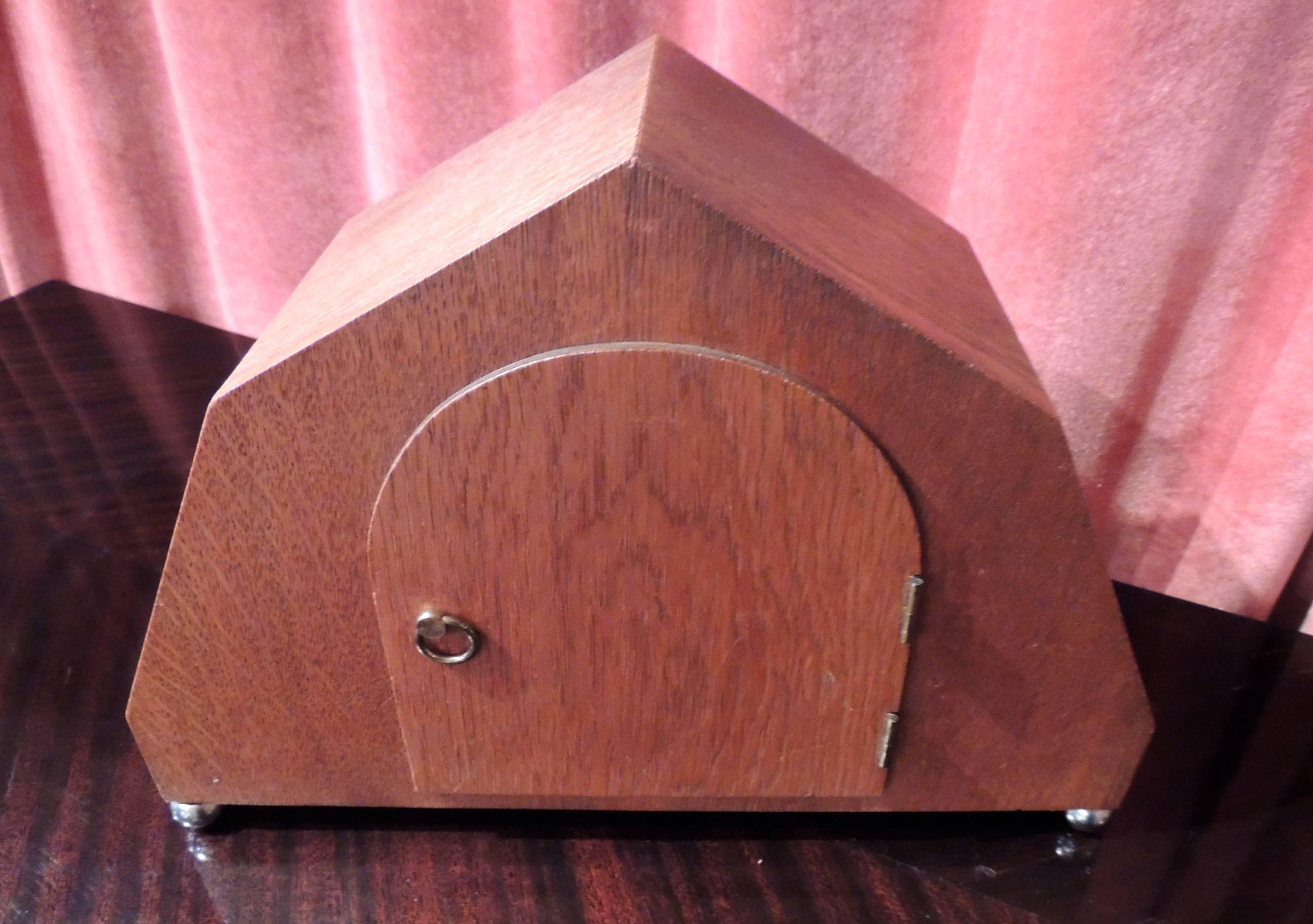 Amsterdam School of Art Deco Uhr (Holz) im Angebot