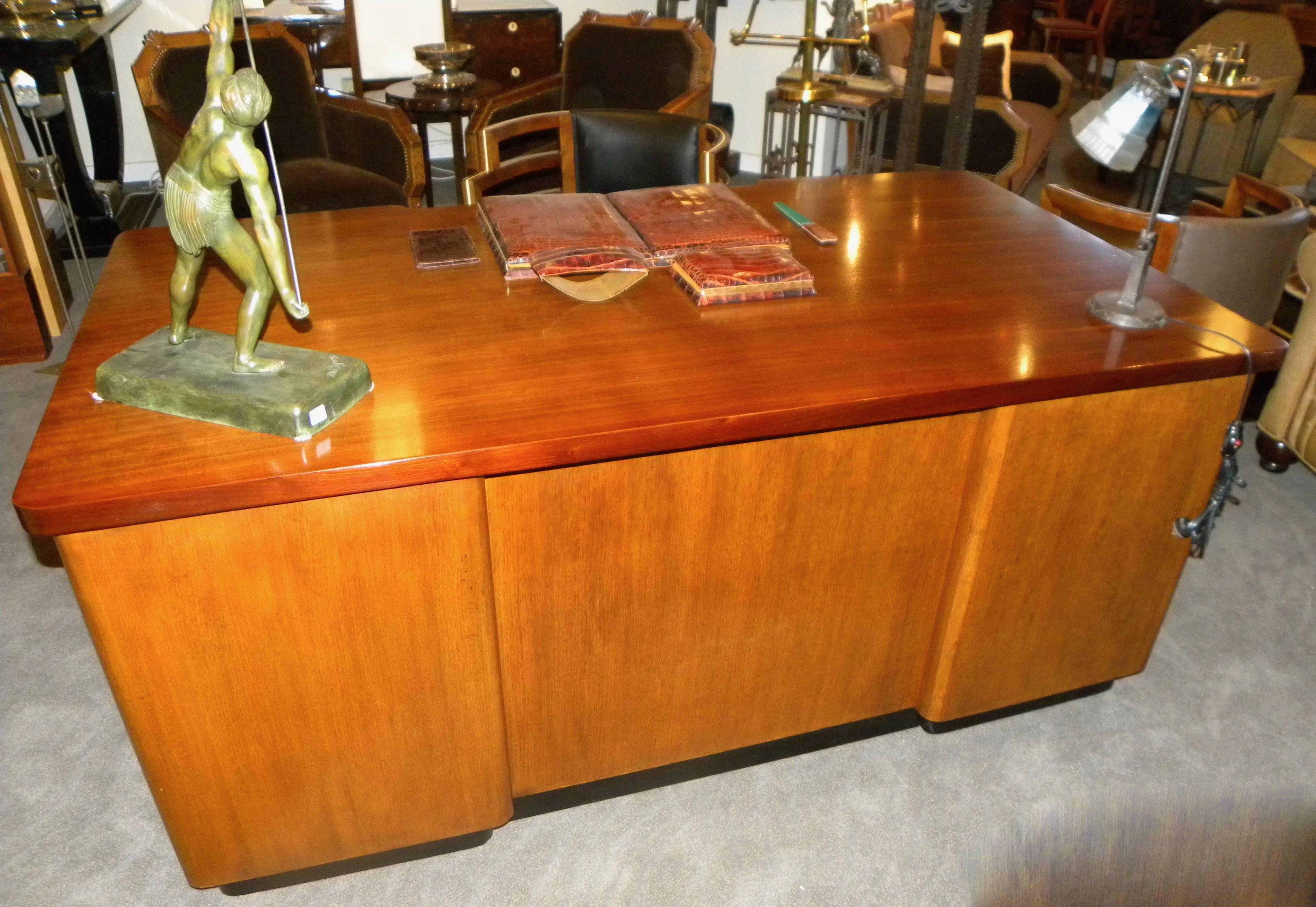Mid-20th Century Professional Art Deco Desk by Stow and Davis